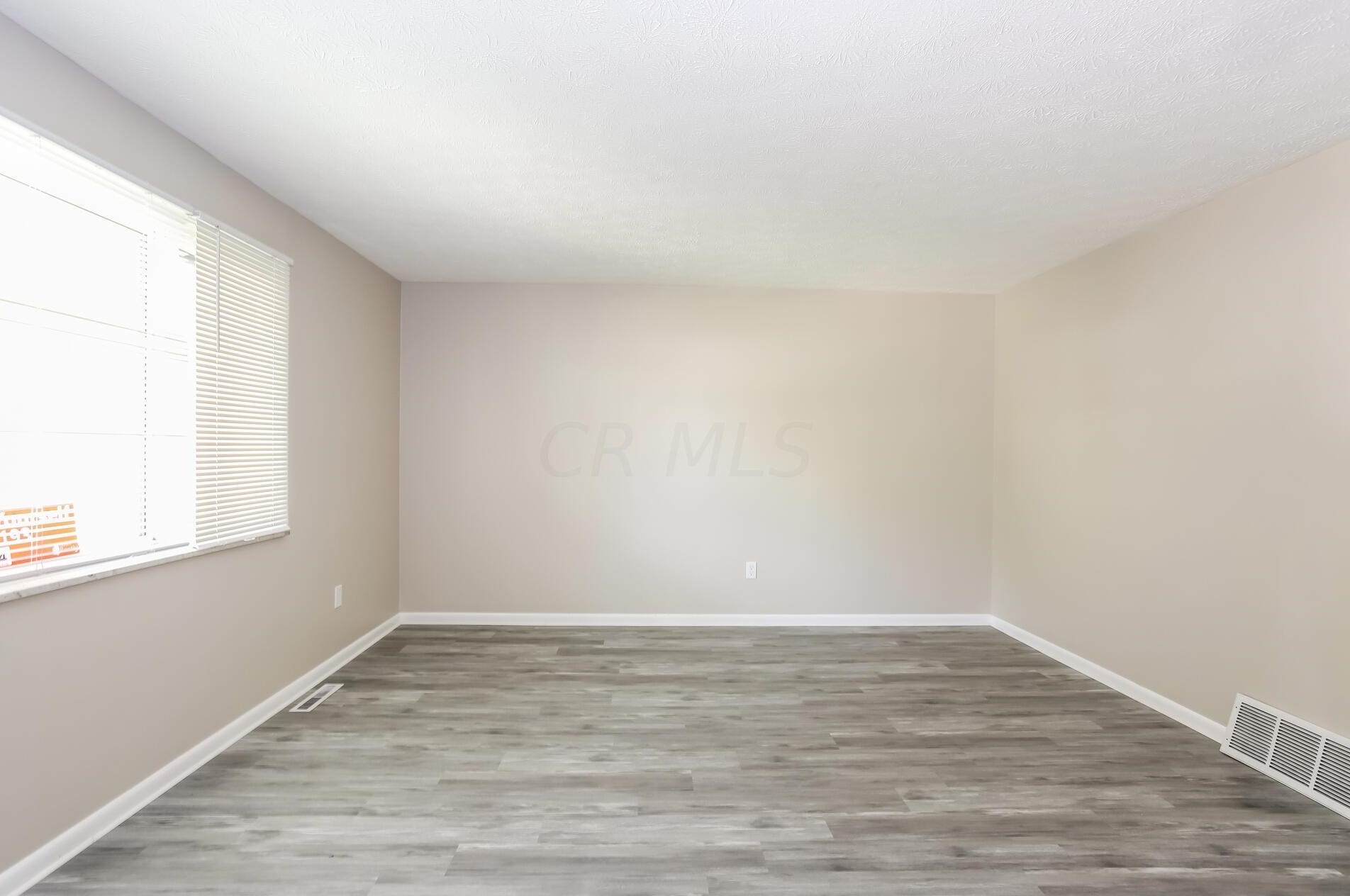 2753 Brownfield Rd, Columbus OH  43232-4614 exterior