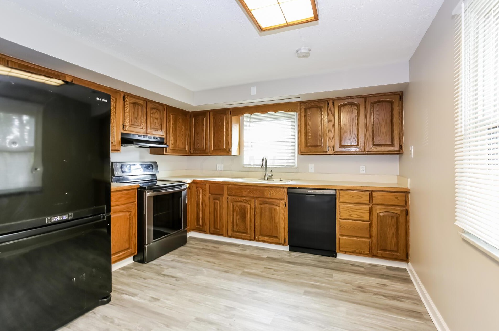 2753 Brownfield Rd, Columbus OH  43232-4614 exterior