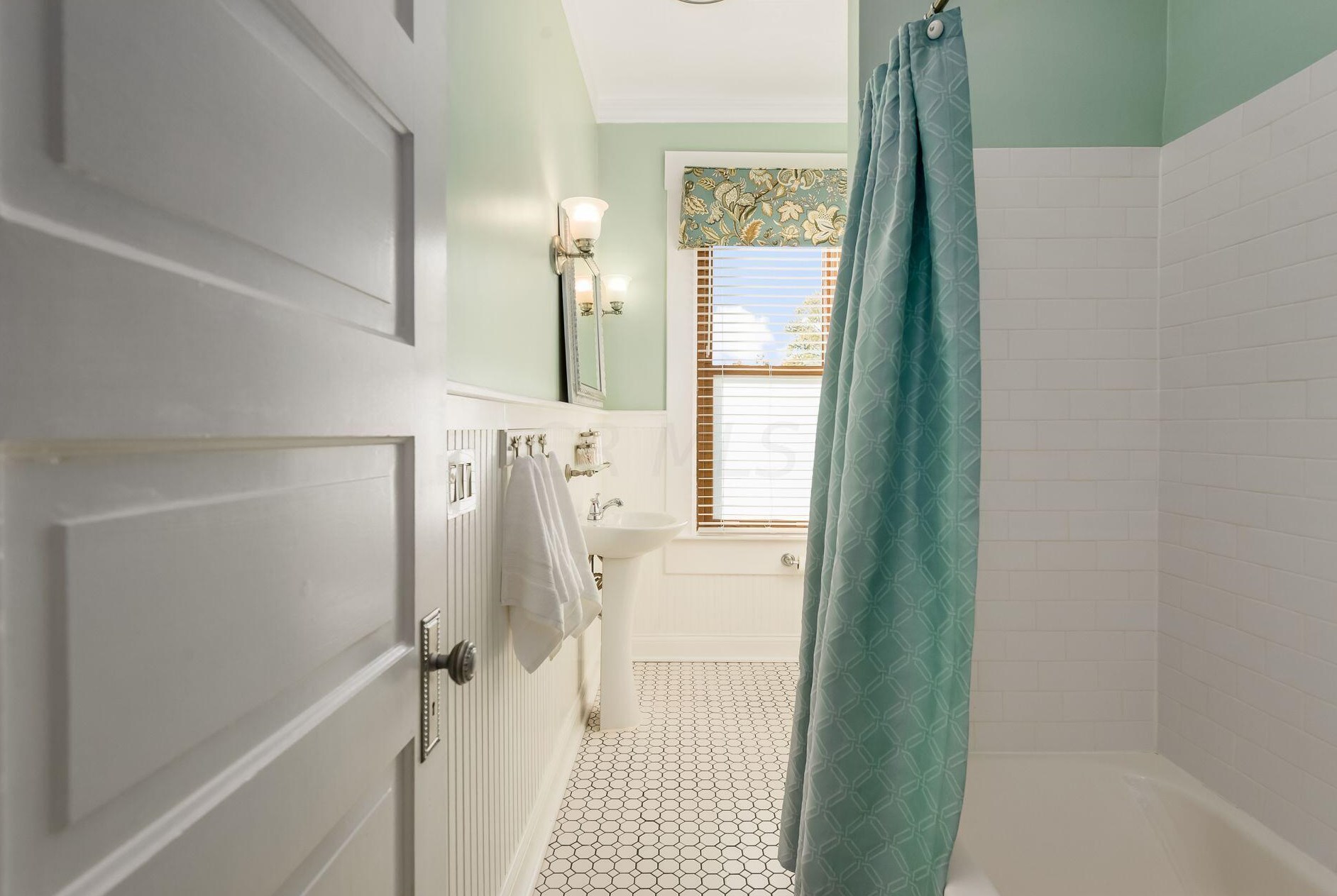 602 Collingwood Ave, Columbus OH 43213-1788 exterior