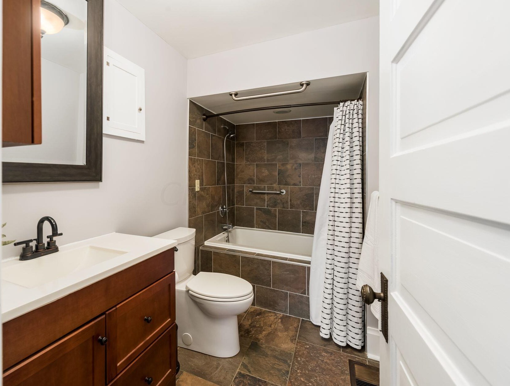 602 Collingwood Ave, Columbus OH 43213-1788 exterior