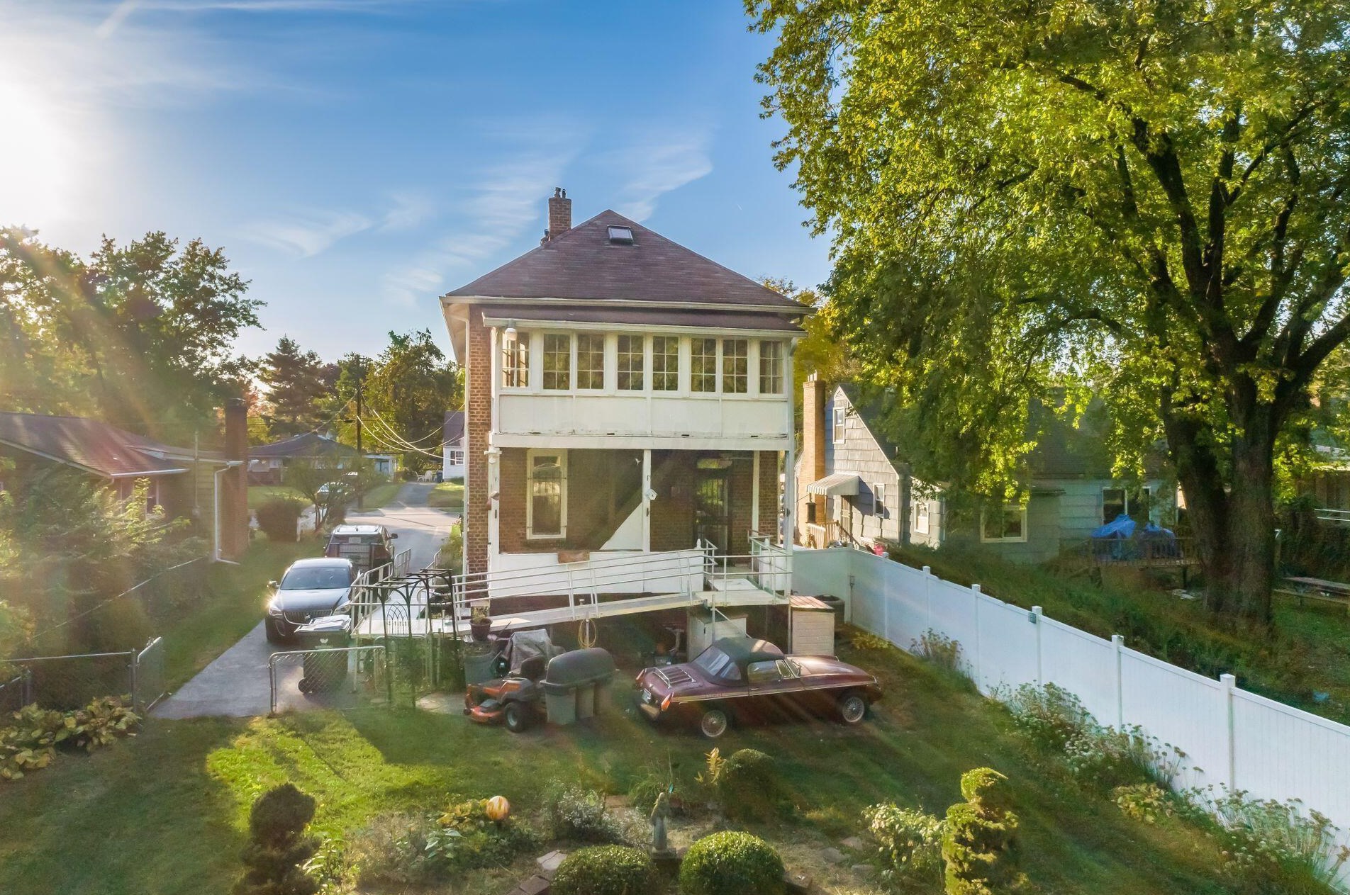 602 Collingwood Ave, Columbus OH 43213-1788 exterior