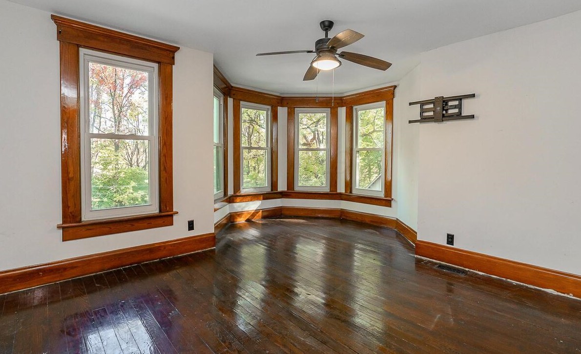 107 Price Rd, Columbus OH 43230-3303 exterior