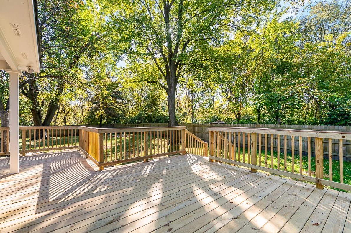 107 Price Rd, Columbus OH 43230-3303 exterior