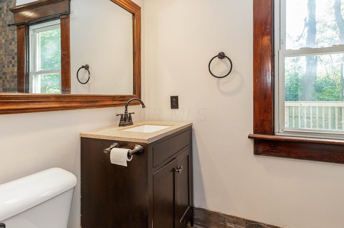 107 Price Rd, Columbus OH 43230-3303 exterior