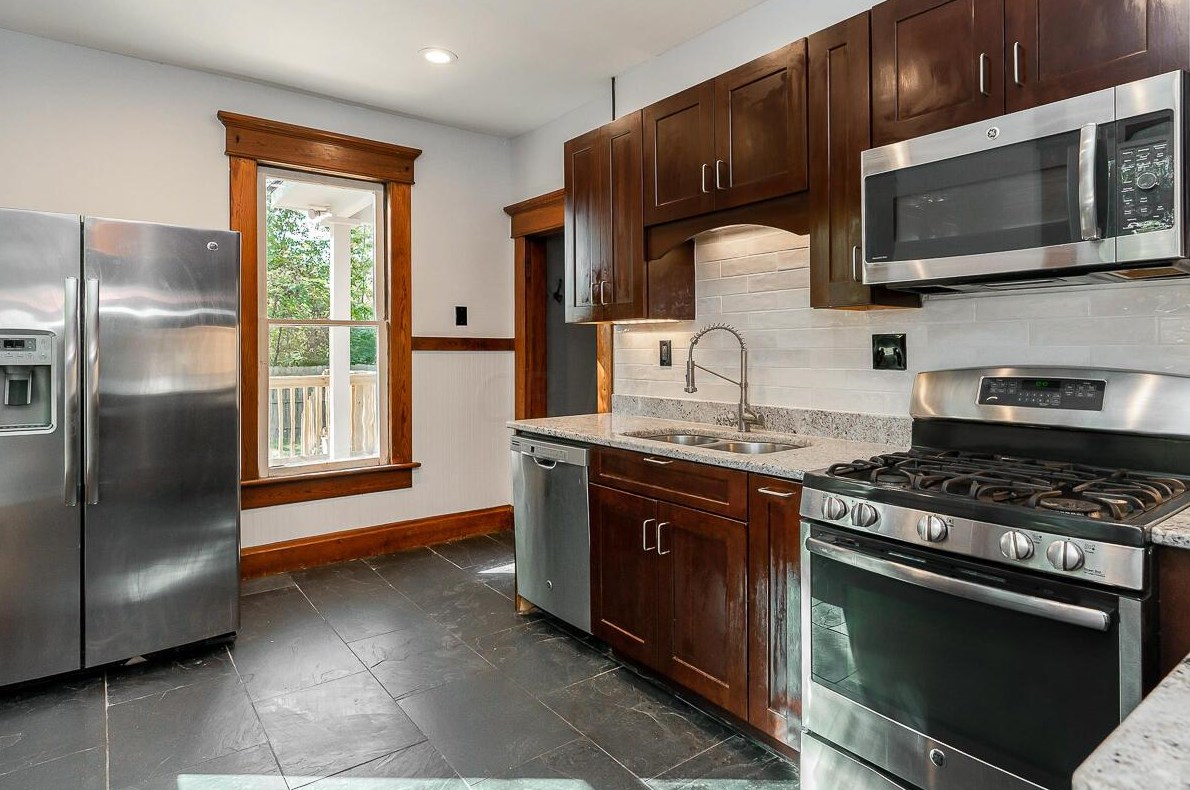 107 Price Rd, Columbus OH 43230-3303 exterior