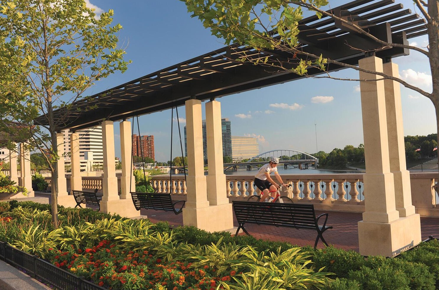 51 Blenkner St, Columbus OH 43215-5731 exterior