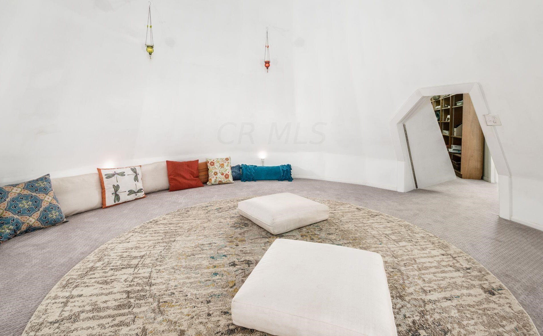 464 Vermont Pl, Columbus OH 43201-3130 exterior