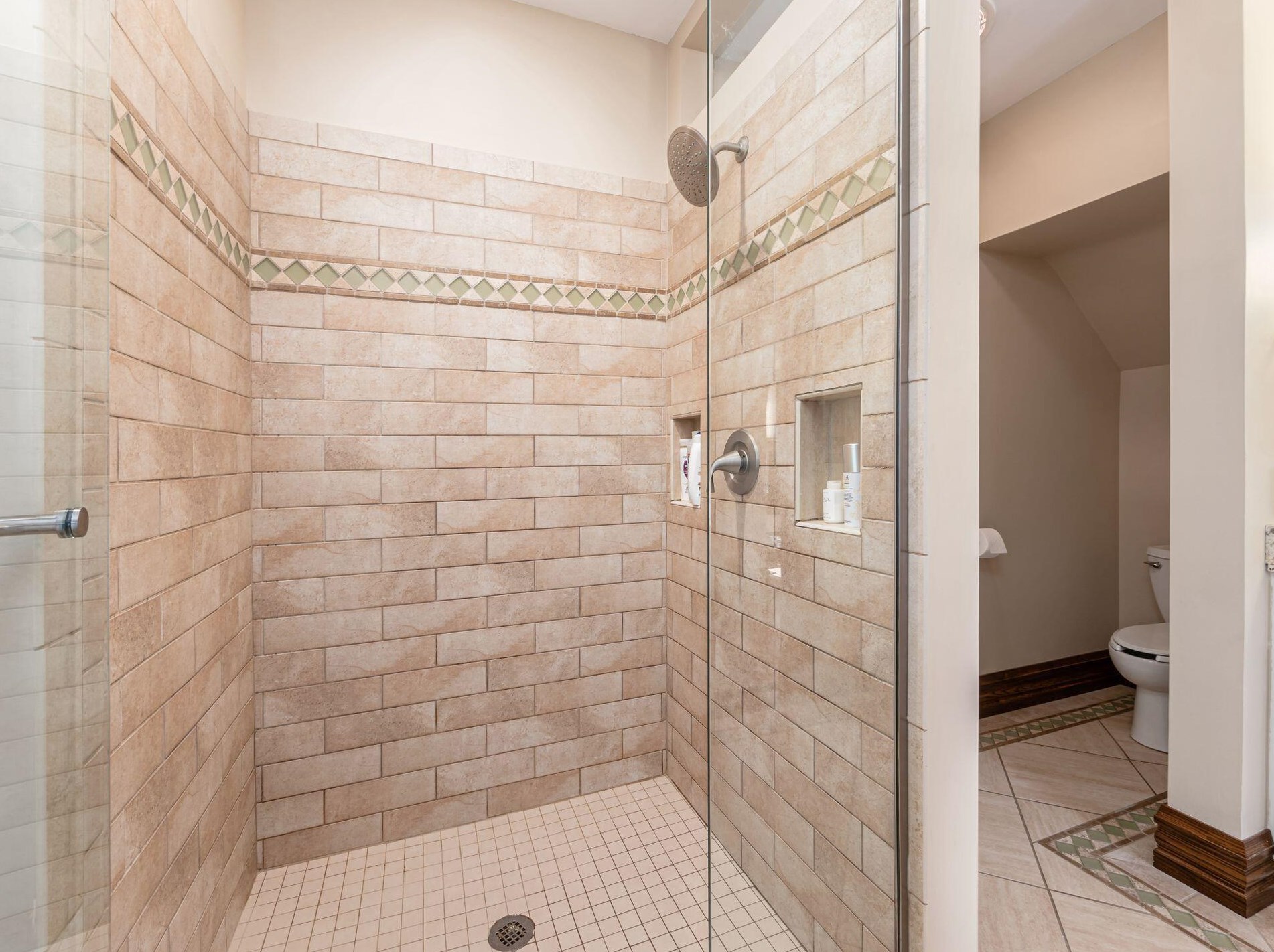 464 Vermont Pl, Columbus OH 43201-3130 exterior