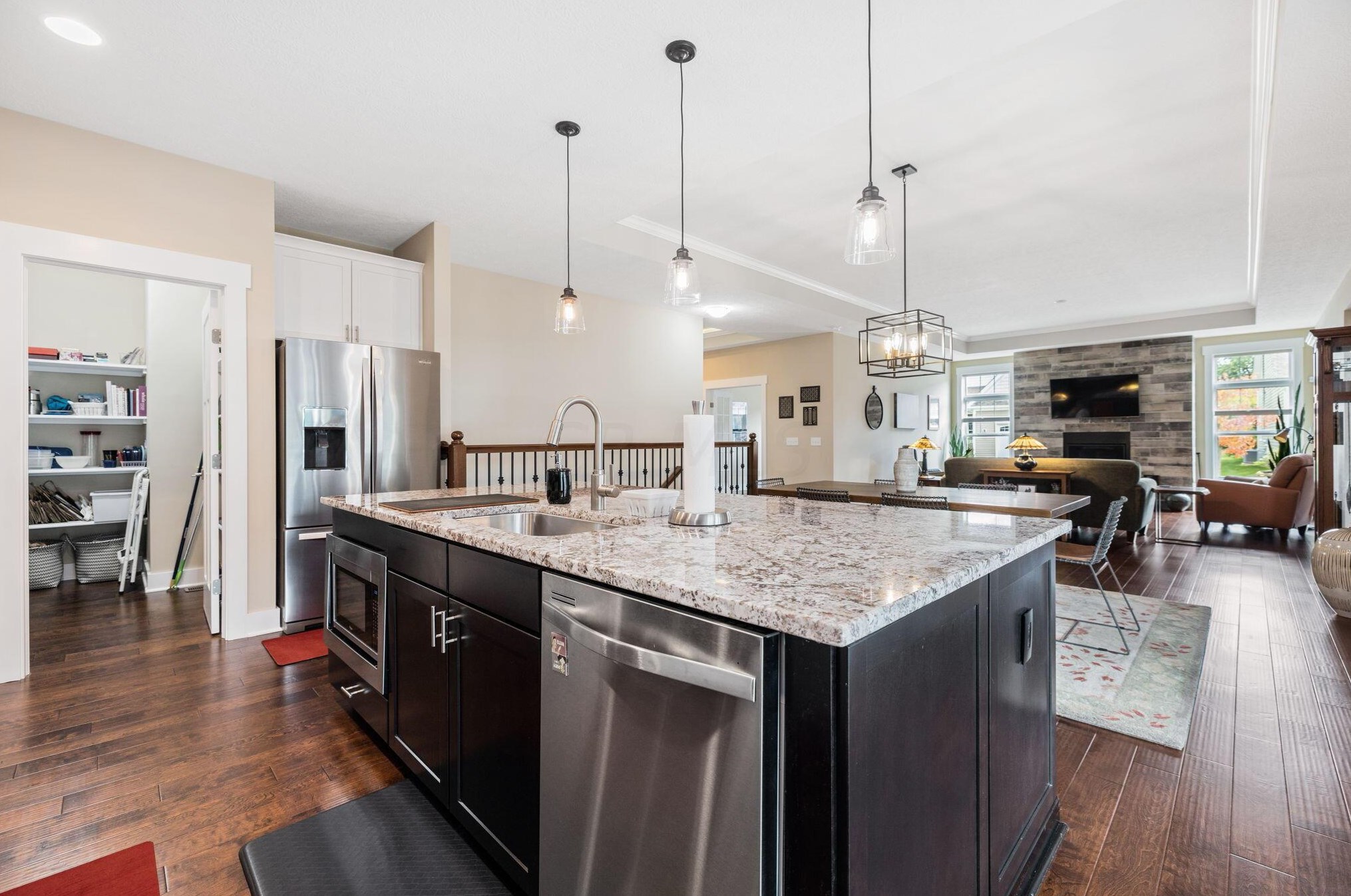 4185 Smith Pines Dr, Columbus OH 43230-4570 exterior