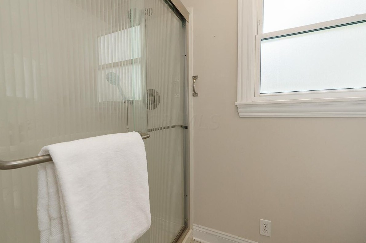 1620 Mccoy Rd, Columbus OH 43220-4408 exterior