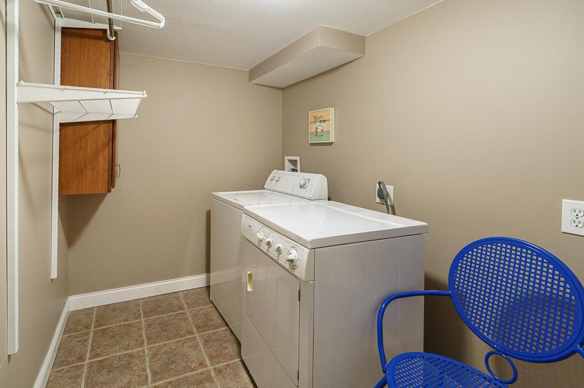 1620 Mccoy Rd, Columbus OH 43220-4408 exterior