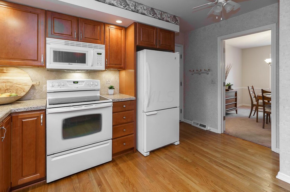 1620 Mccoy Rd, Columbus OH 43220-4408 exterior