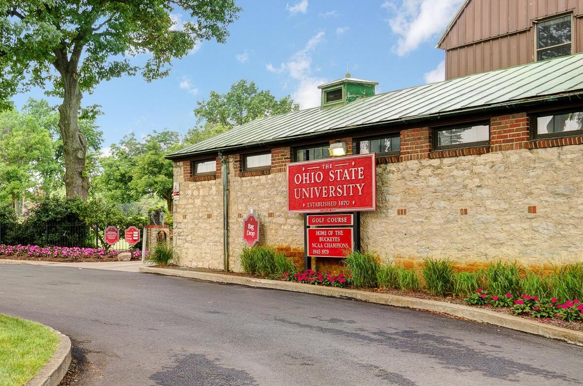 1620 Mccoy Rd, Columbus OH 43220-4408 exterior