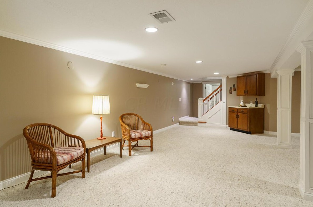 1620 Mccoy Rd, Columbus OH 43220-4408 exterior