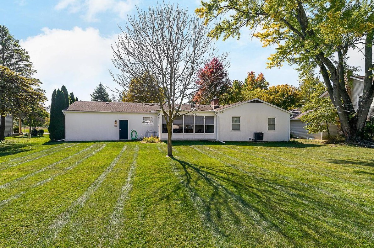 1620 Mccoy Rd, Columbus OH 43220-4408 exterior