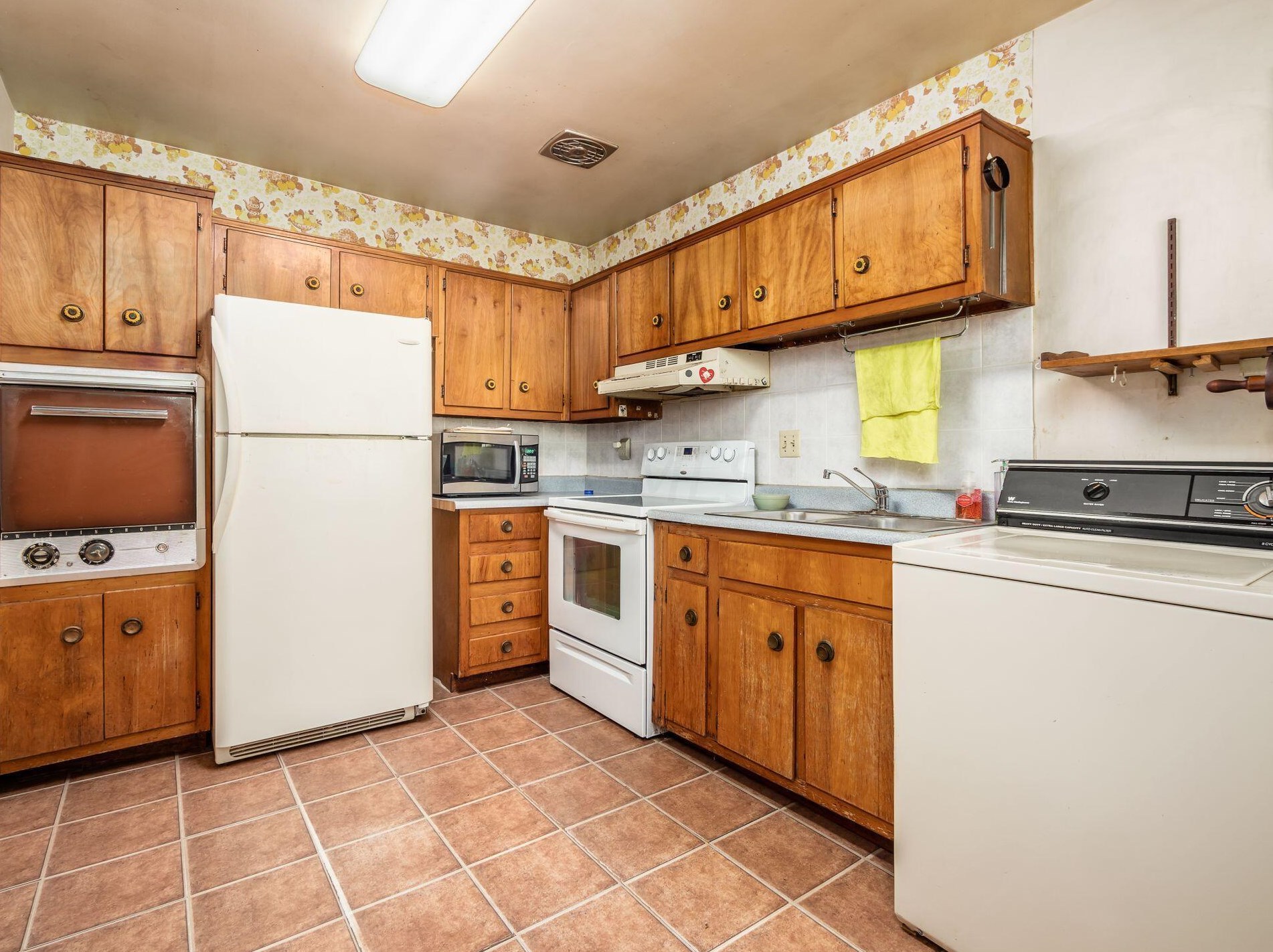 714 Stinchcomb Dr, Columbus OH 43202-1767 exterior