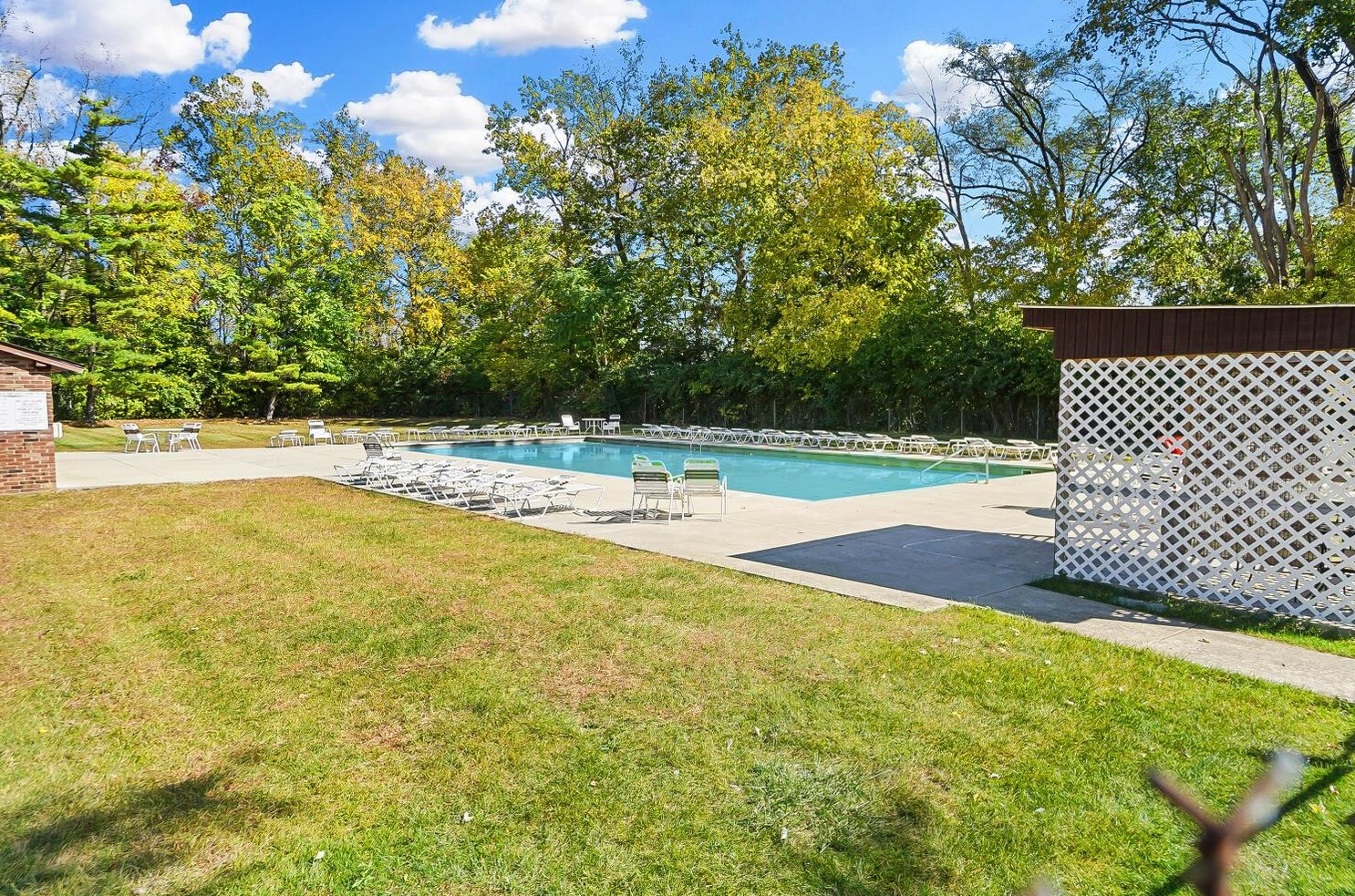 1268 Woodbrook Ln, Columbus OH  43223-3270 exterior