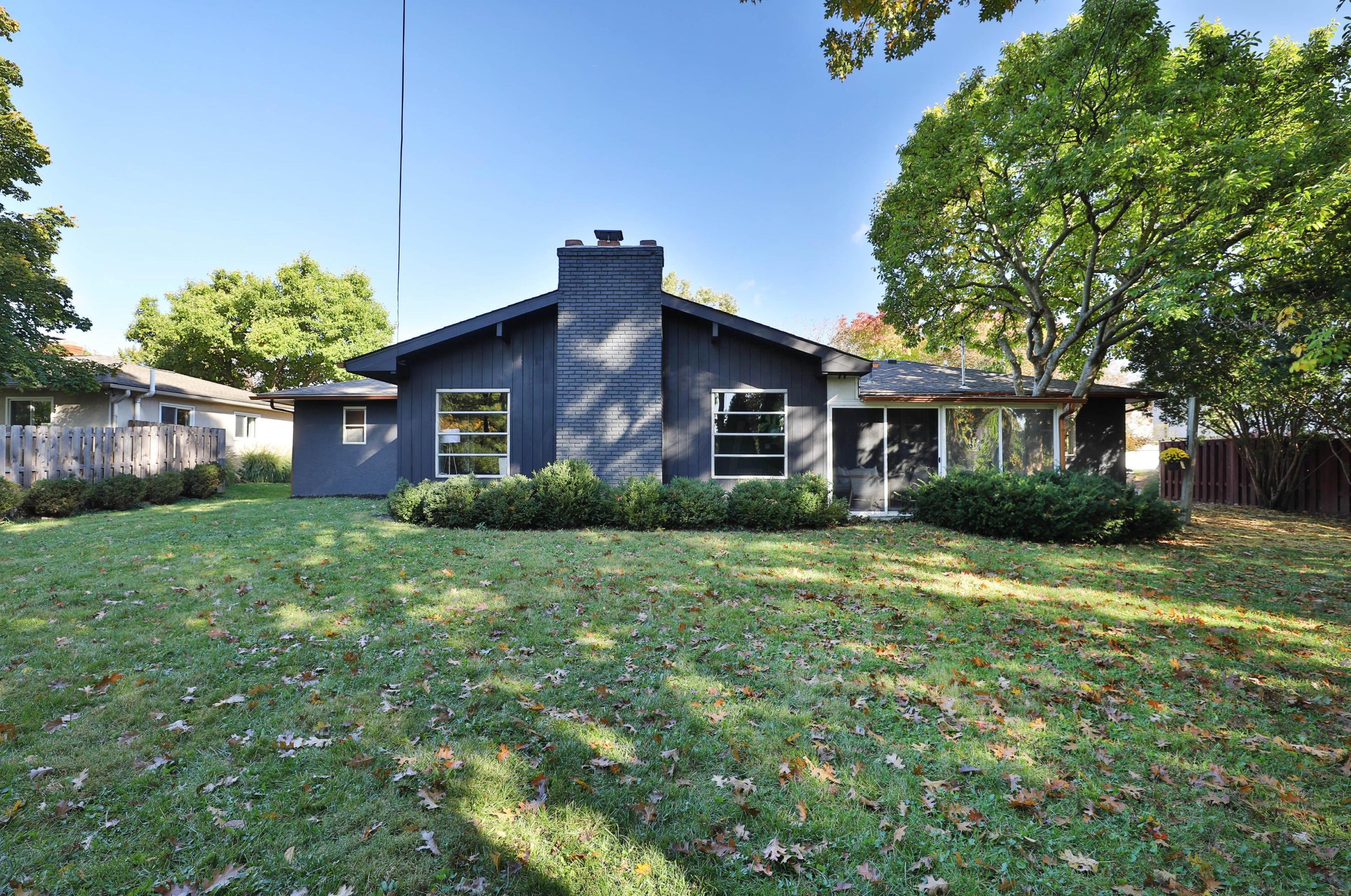 2277 Nayland Rd, Columbus OH  43220-4654 exterior