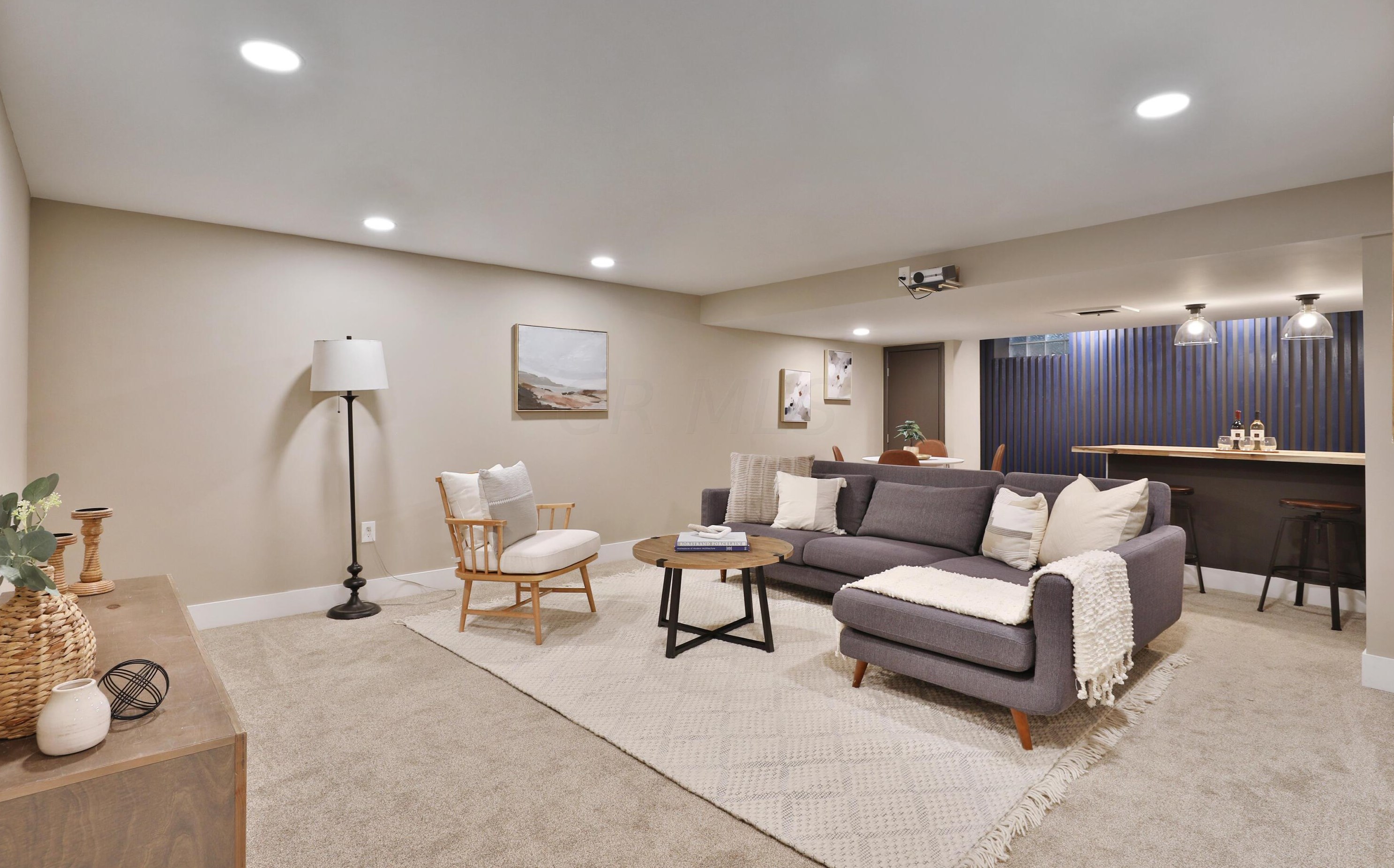 2277 Nayland Rd, Columbus OH  43220-4654 exterior