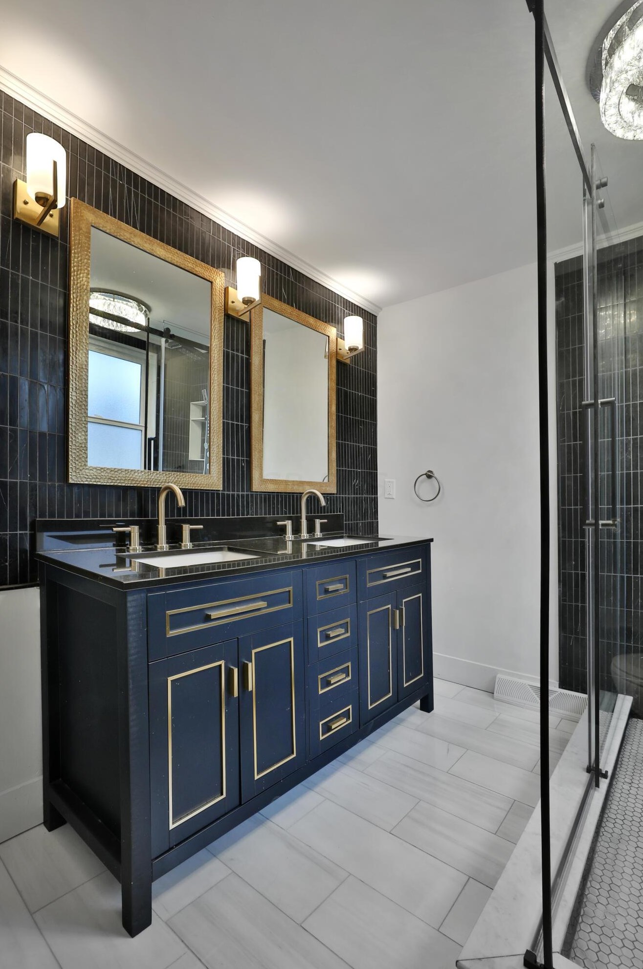 2277 Nayland Rd, Columbus OH  43220-4654 exterior