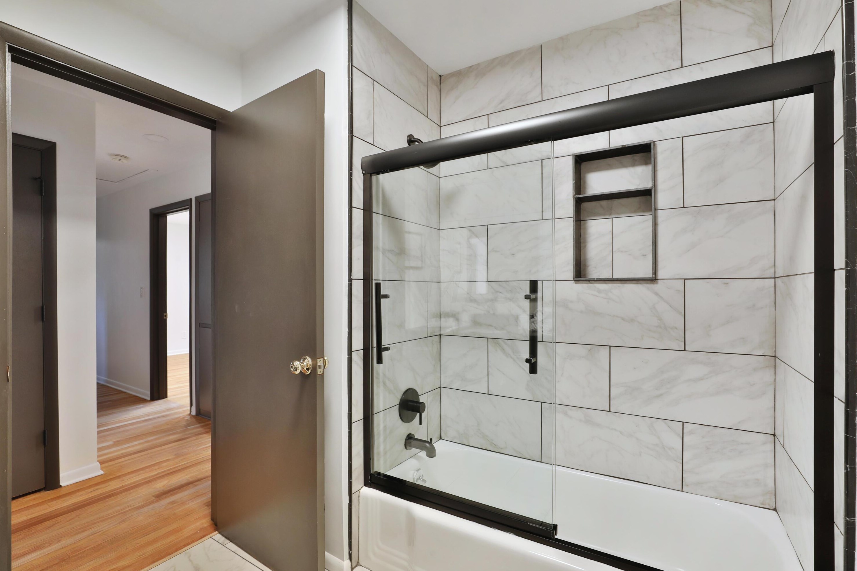 2277 Nayland Rd, Columbus OH  43220-4654 exterior