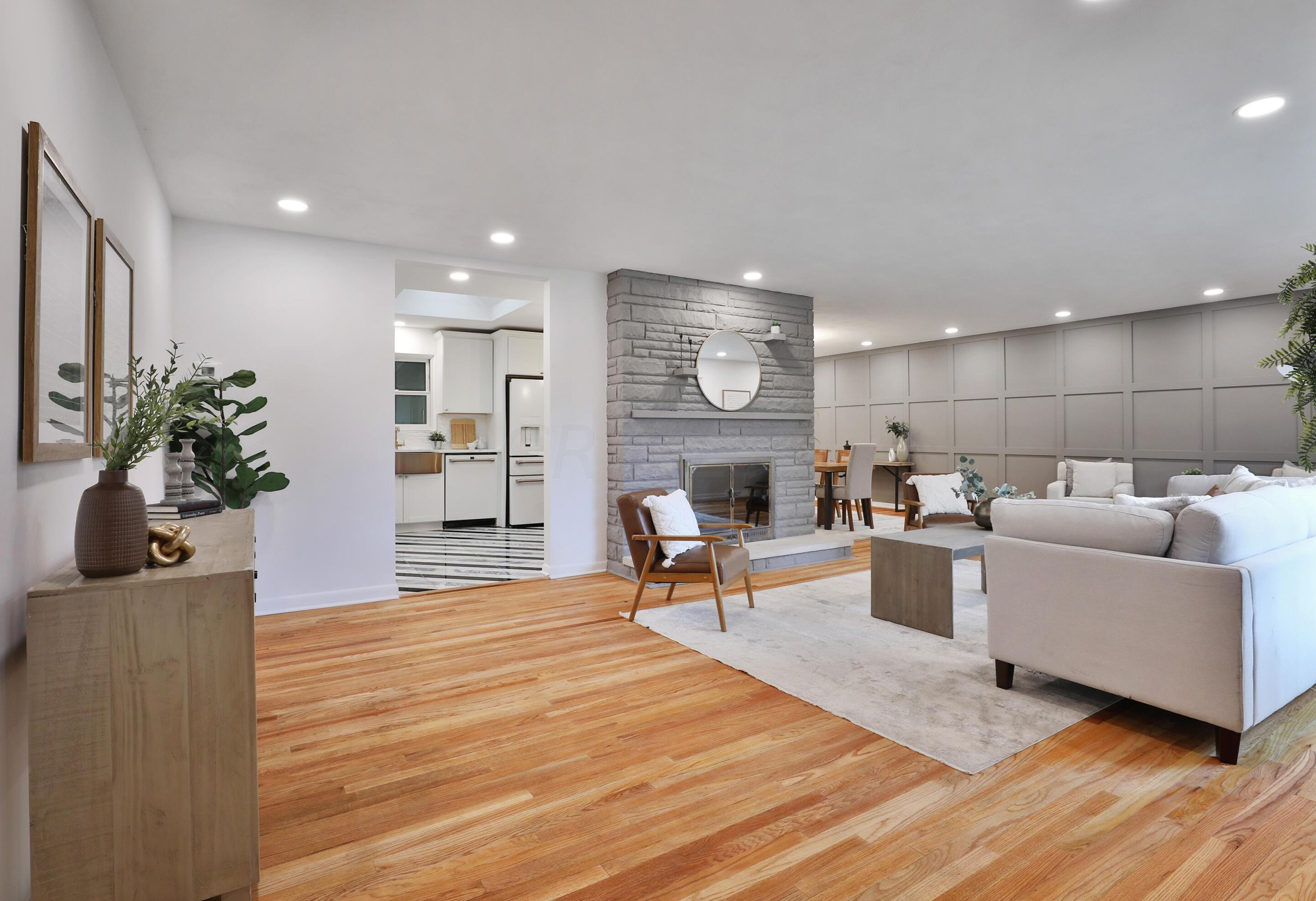 2277 Nayland Rd, Columbus OH  43220-4654 exterior