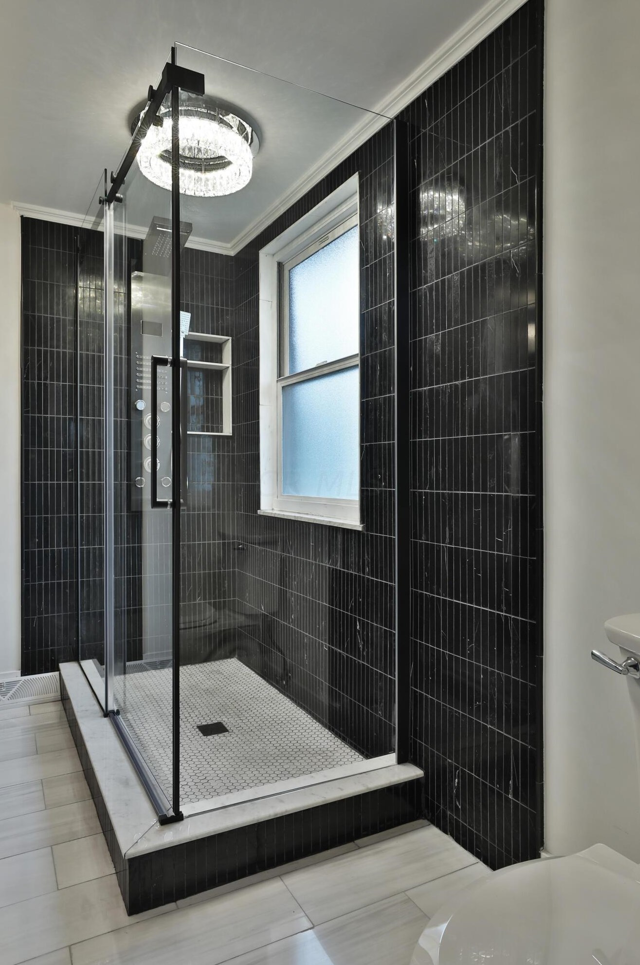 2277 Nayland Rd, Columbus OH  43220-4654 exterior