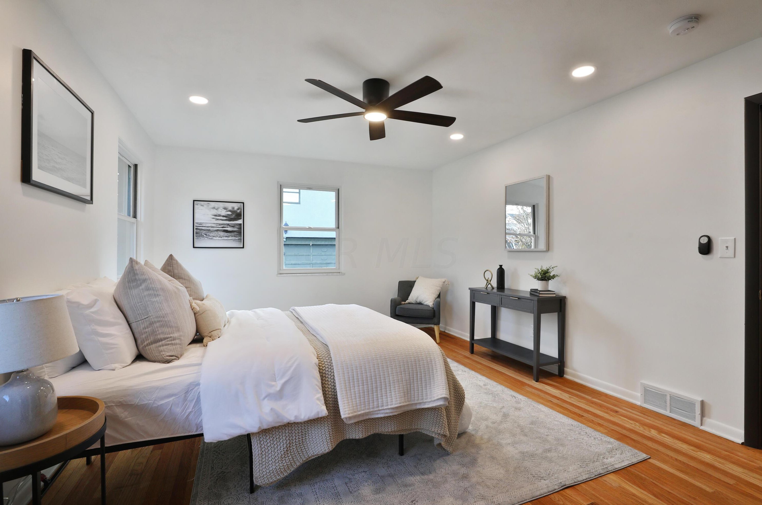 2277 Nayland Rd, Columbus OH  43220-4654 exterior