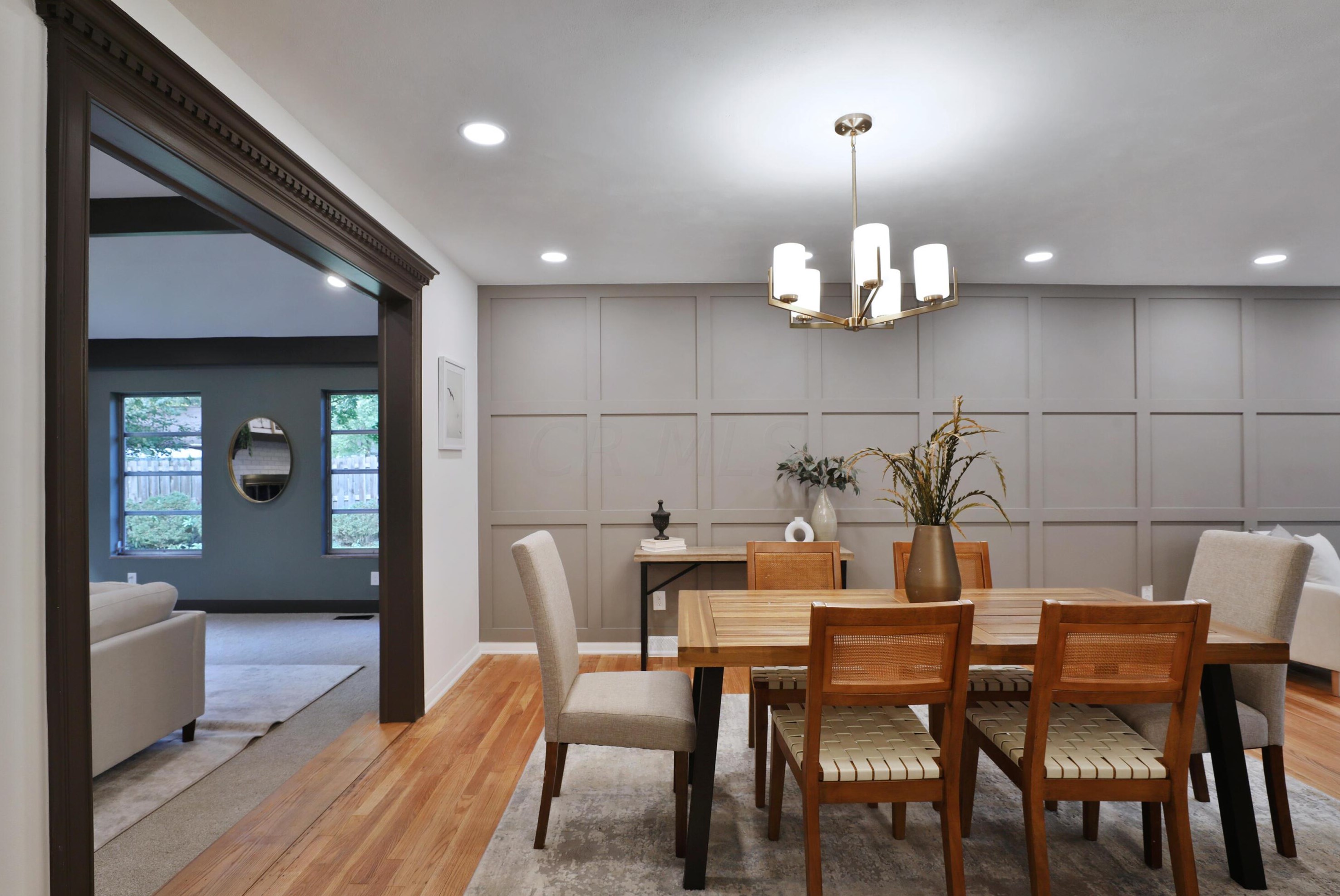 2277 Nayland Rd, Columbus OH  43220-4654 exterior