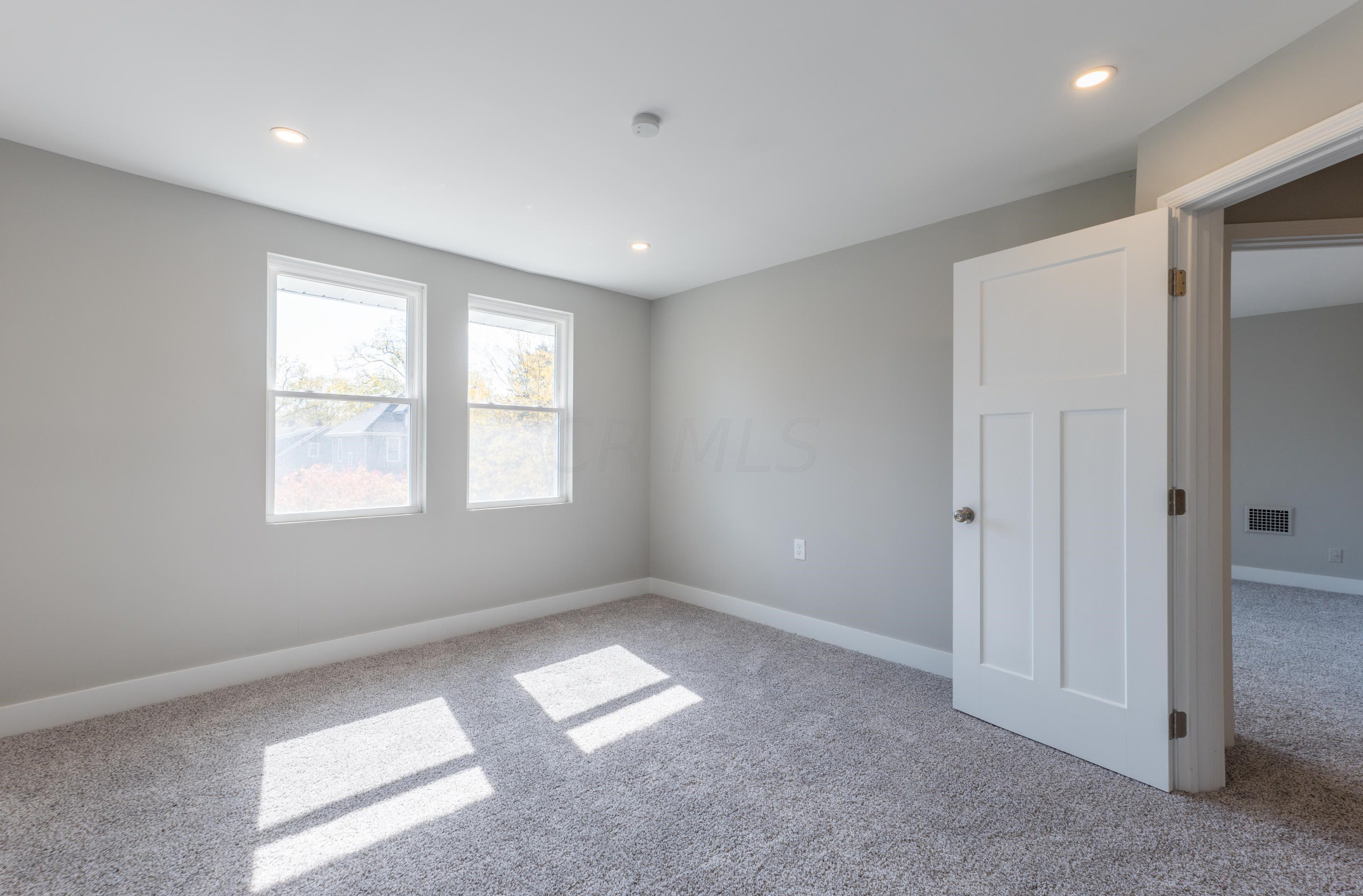 1930 Floral Ave, Columbus OH  43223-1245 exterior