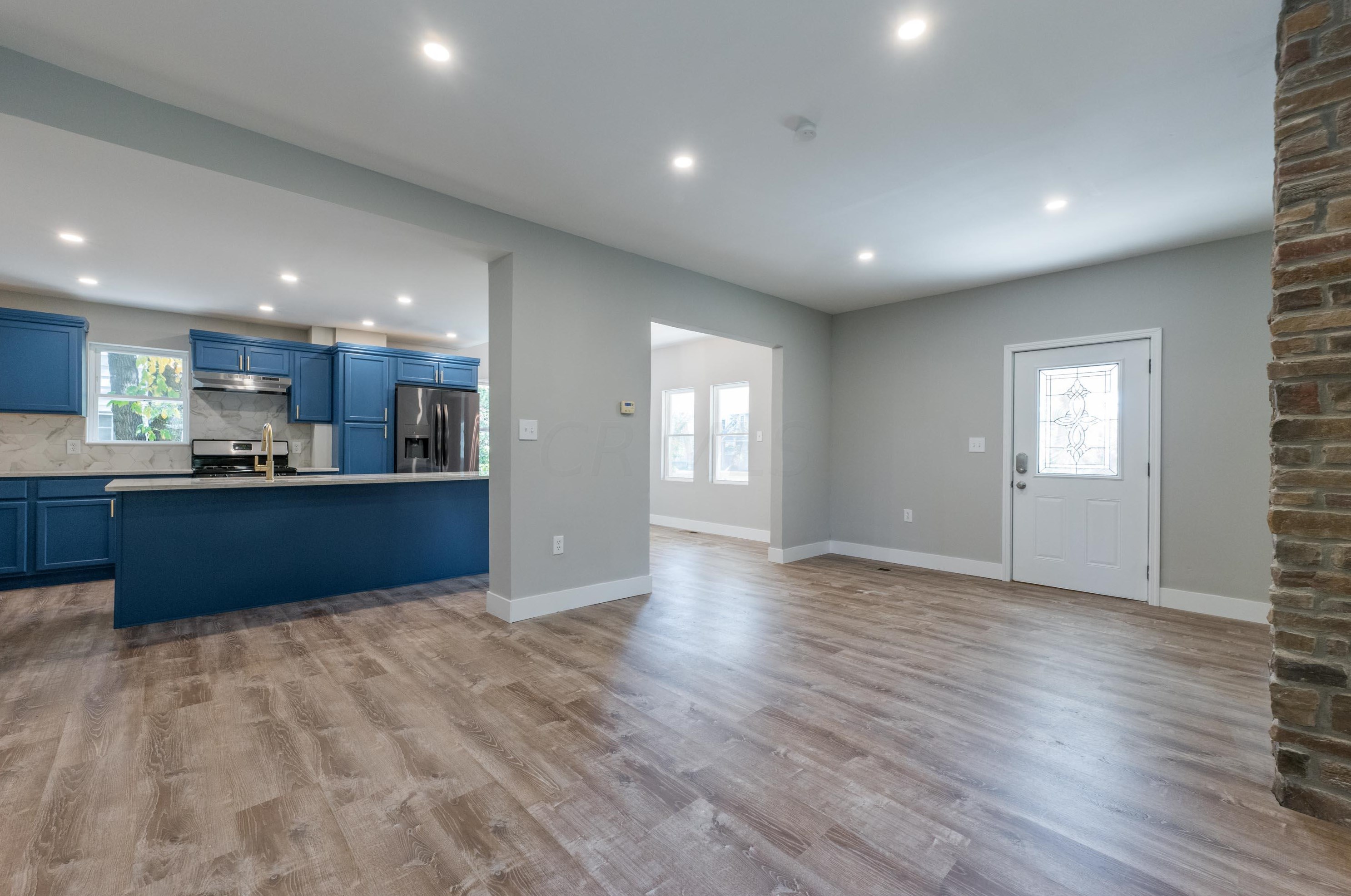 1930 Floral Ave, Columbus OH  43223-1245 exterior