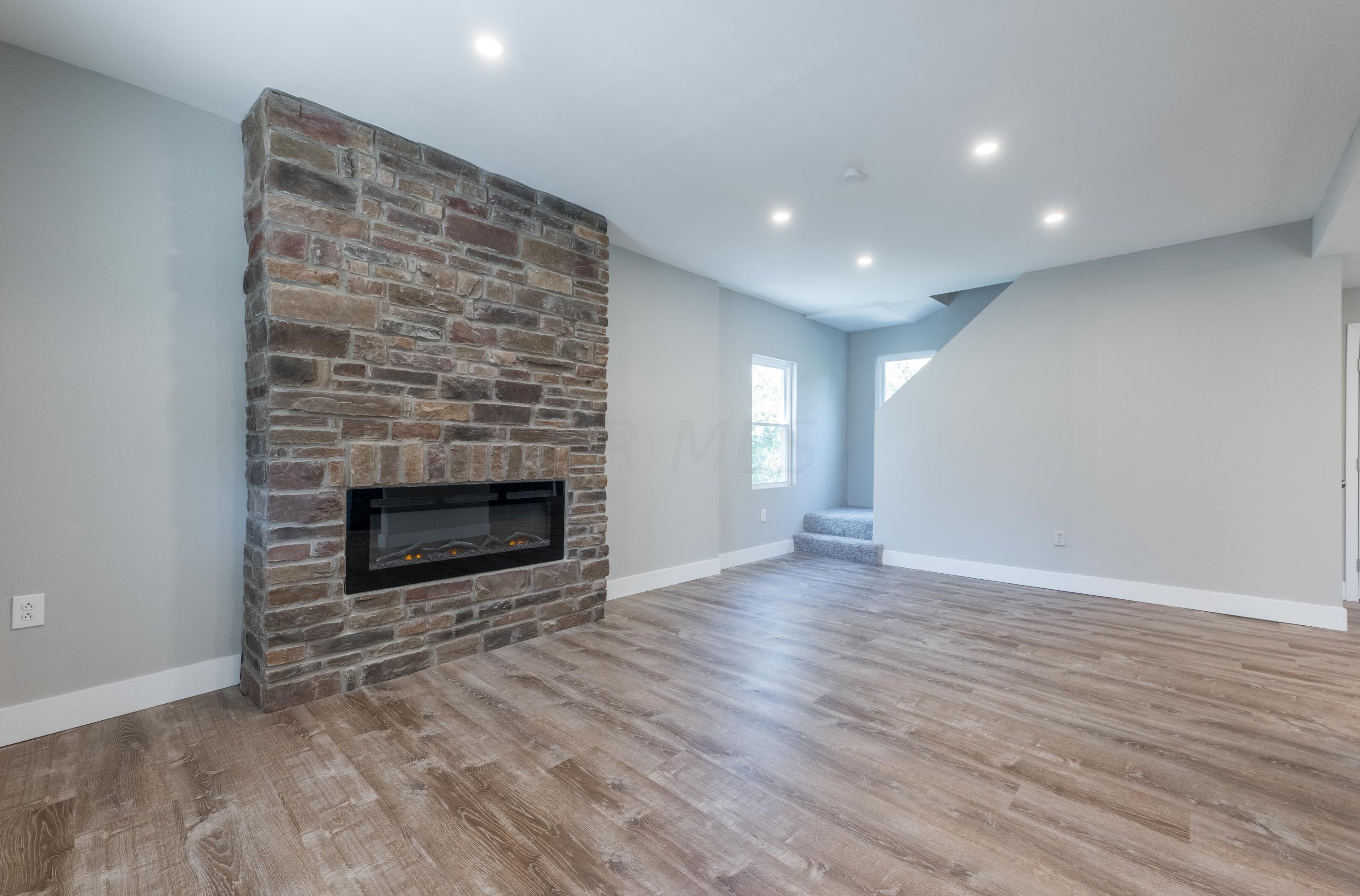 1930 Floral Ave, Columbus OH  43223-1245 exterior