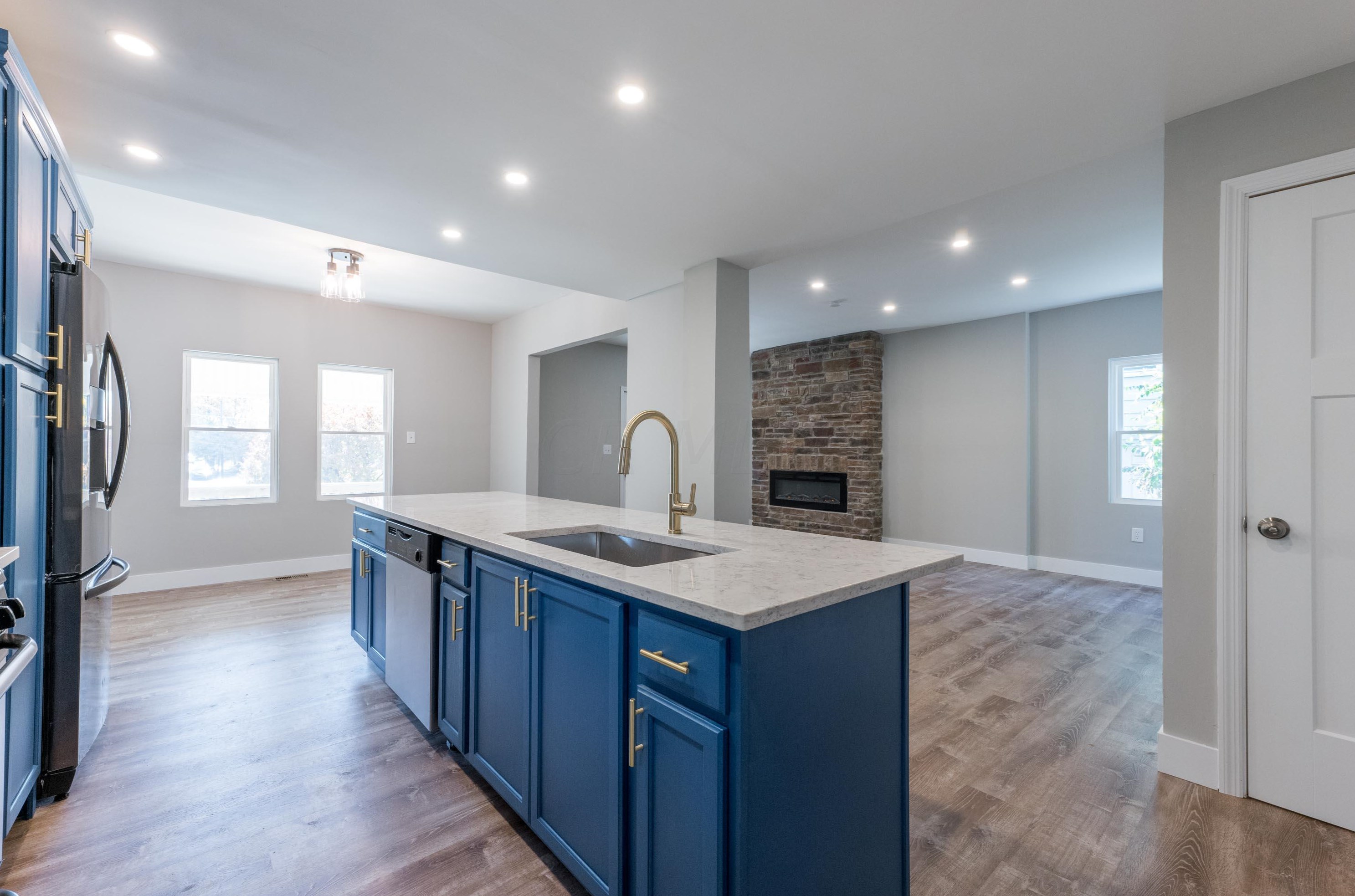 1930 Floral Ave, Columbus OH  43223-1245 exterior