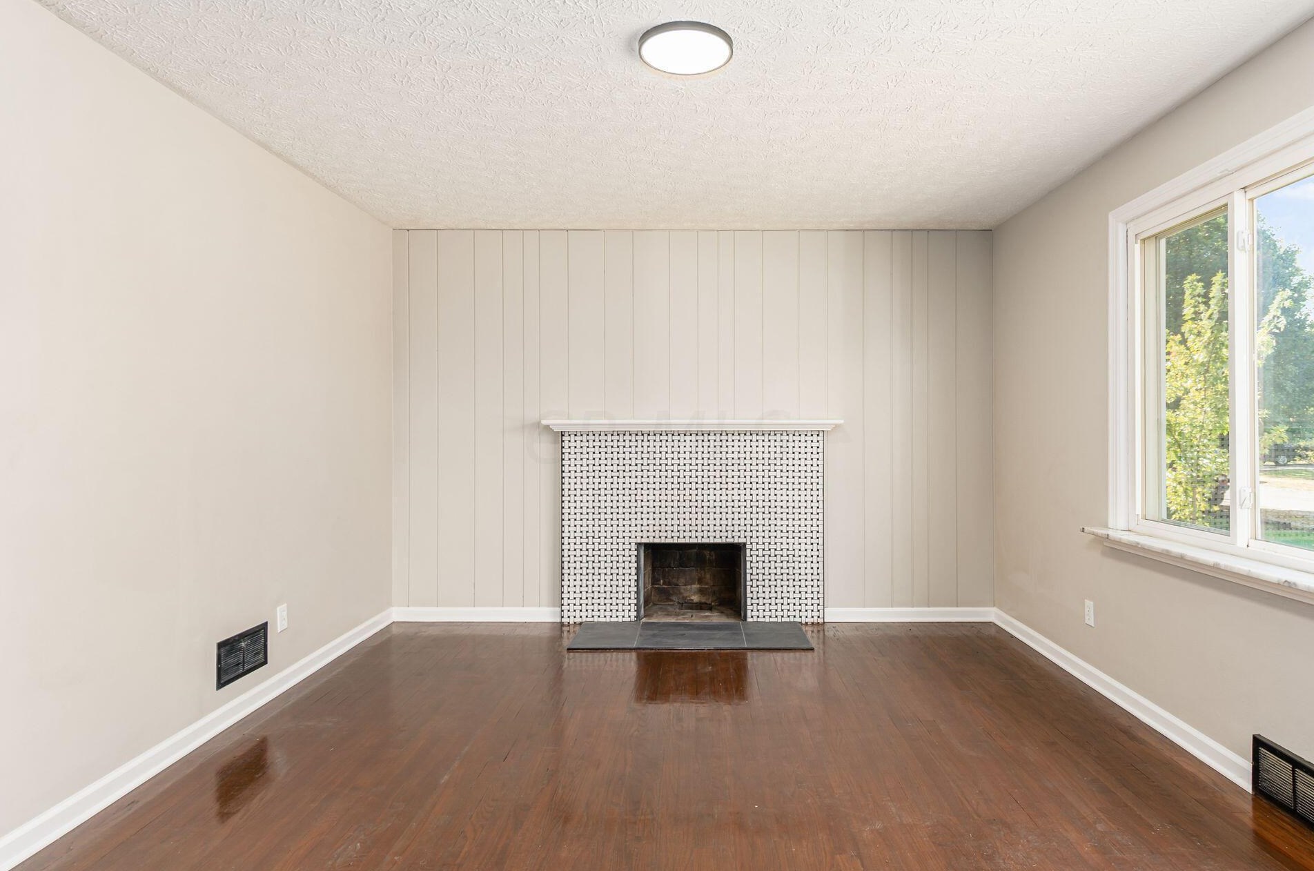 958 Erickson Ave, Columbus OH 43213-3026 exterior