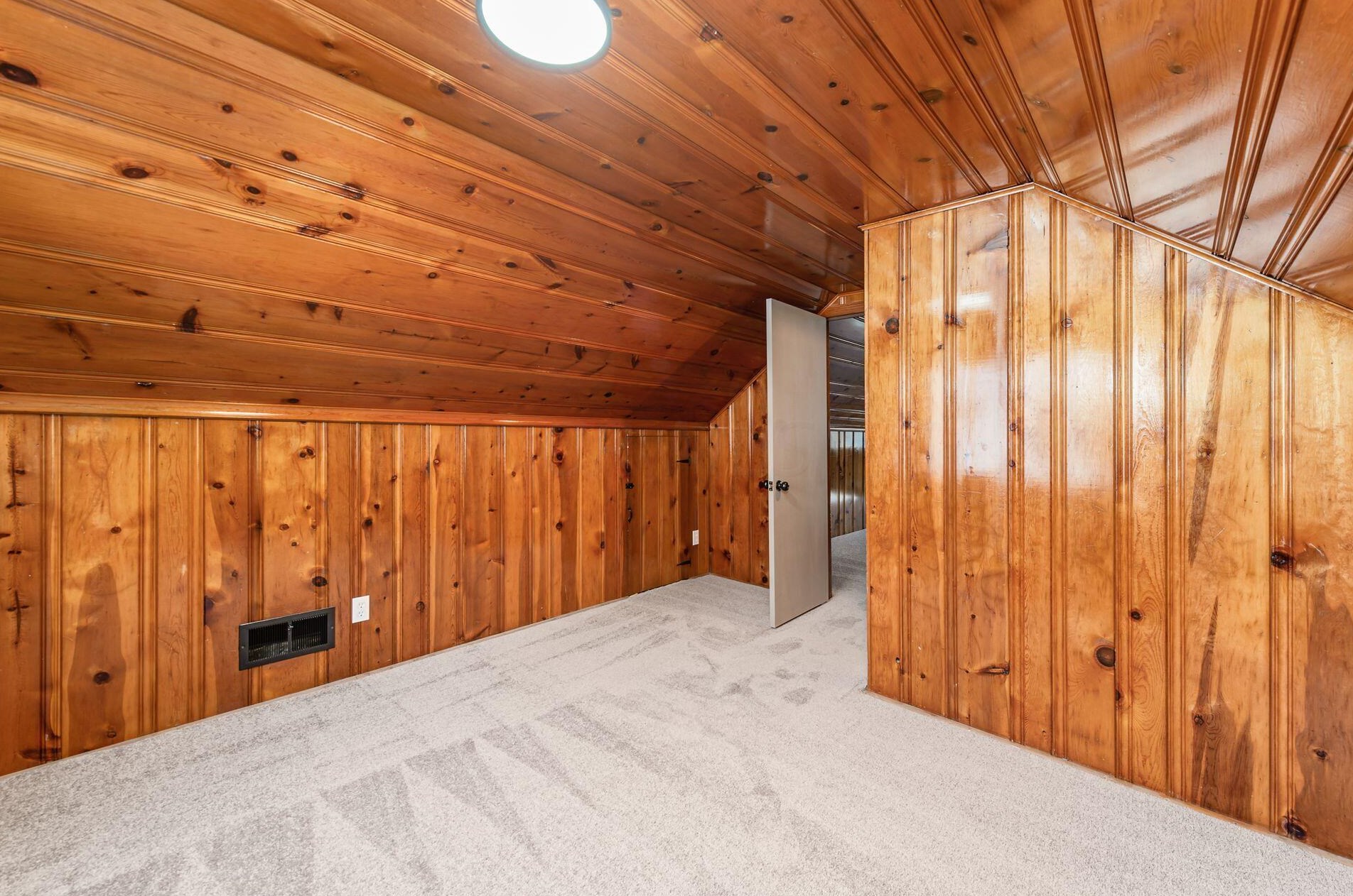 958 Erickson Ave, Columbus OH 43213-3026 exterior