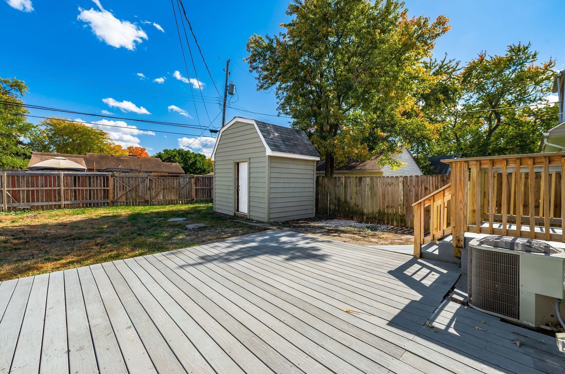 958 Erickson Ave, Columbus OH 43213-3026 exterior