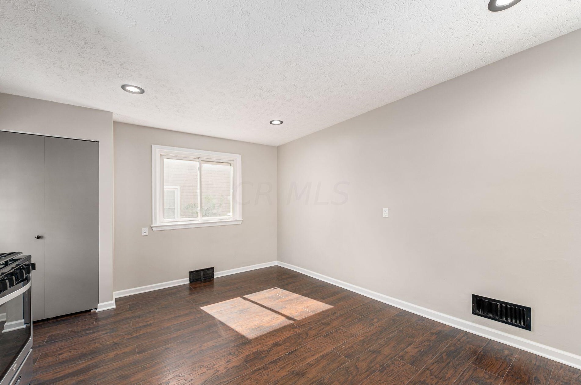 958 Erickson Ave, Columbus OH 43213-3026 exterior