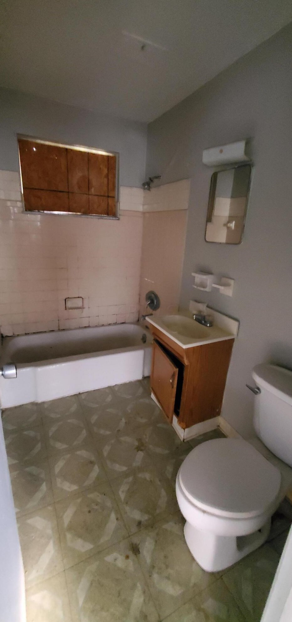 946 Mayfield Pl, Columbus OH 43209-2342 exterior