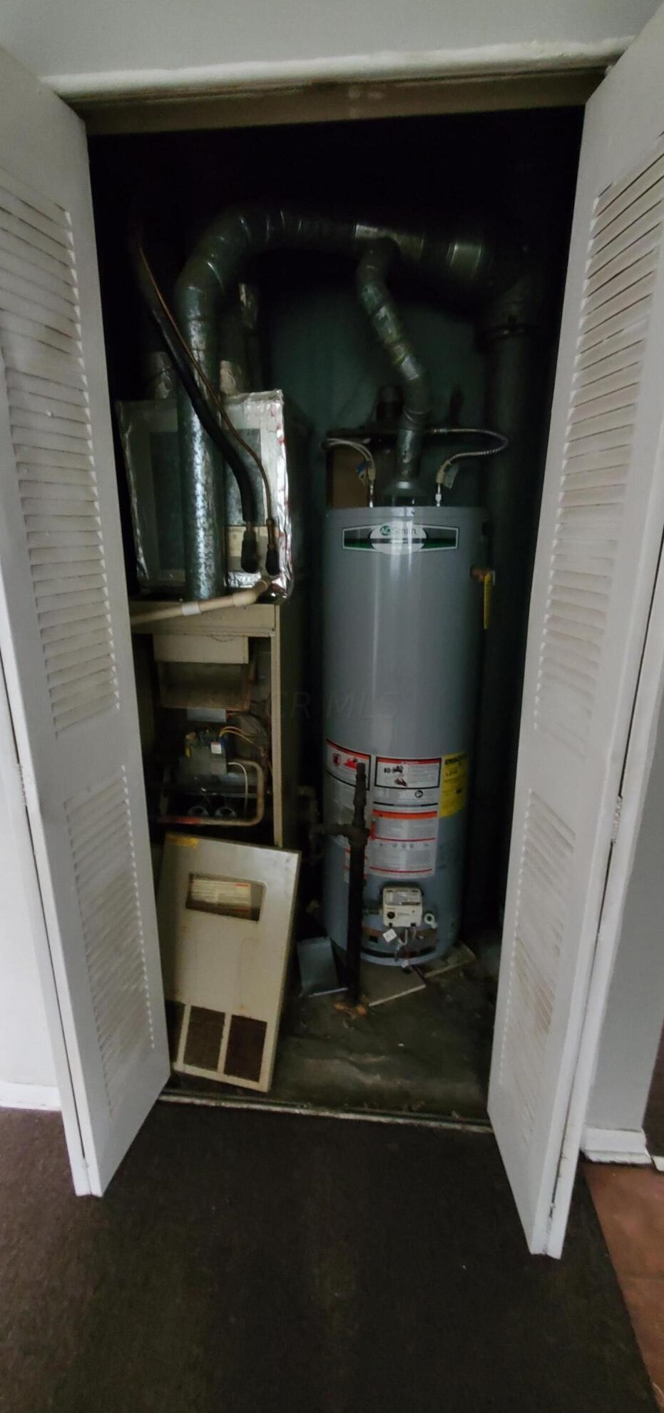 946 Mayfield Pl, Columbus OH 43209-2342 exterior