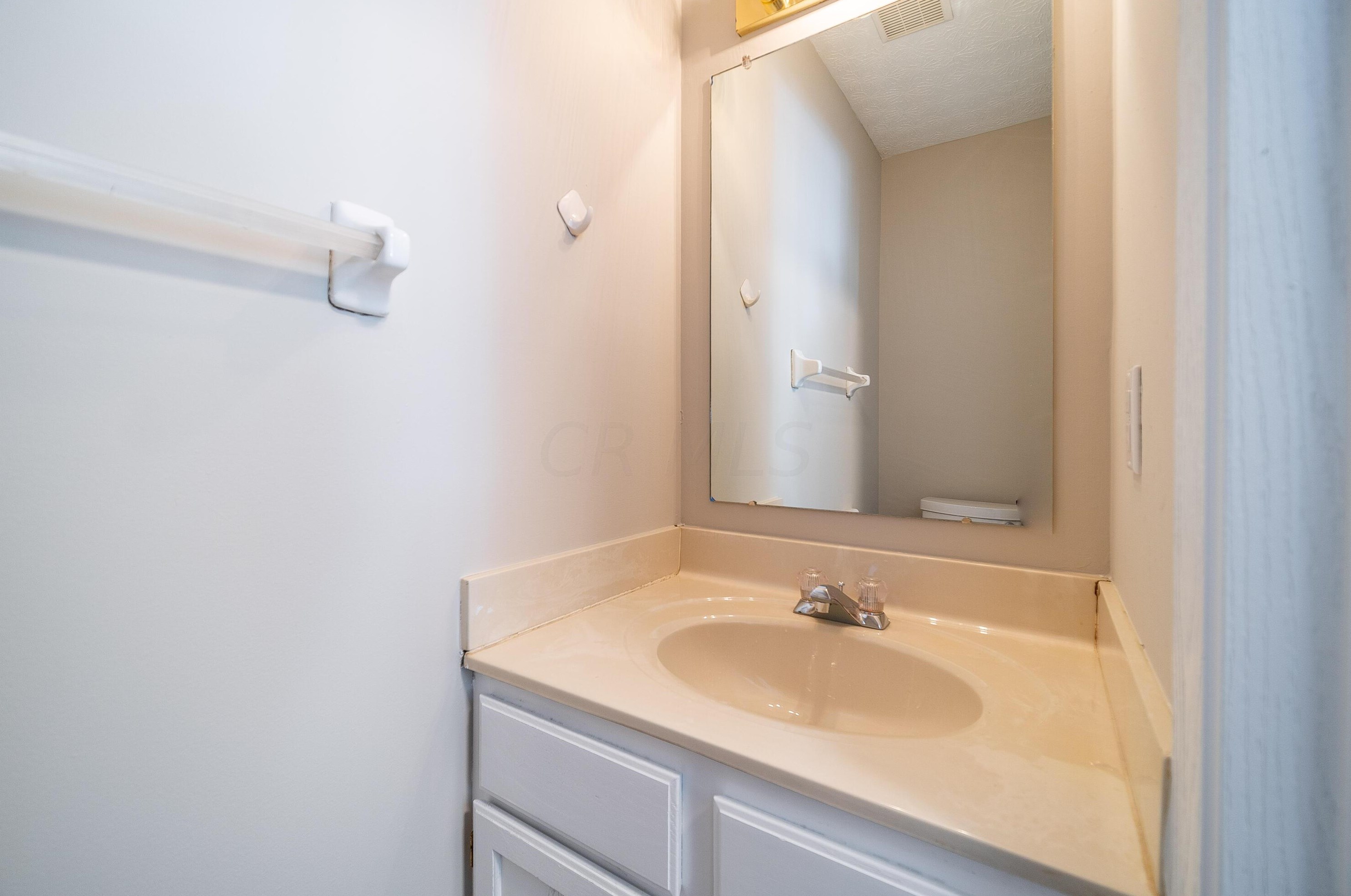 1088 Lavender Ln, Columbus OH 43207-4289 exterior