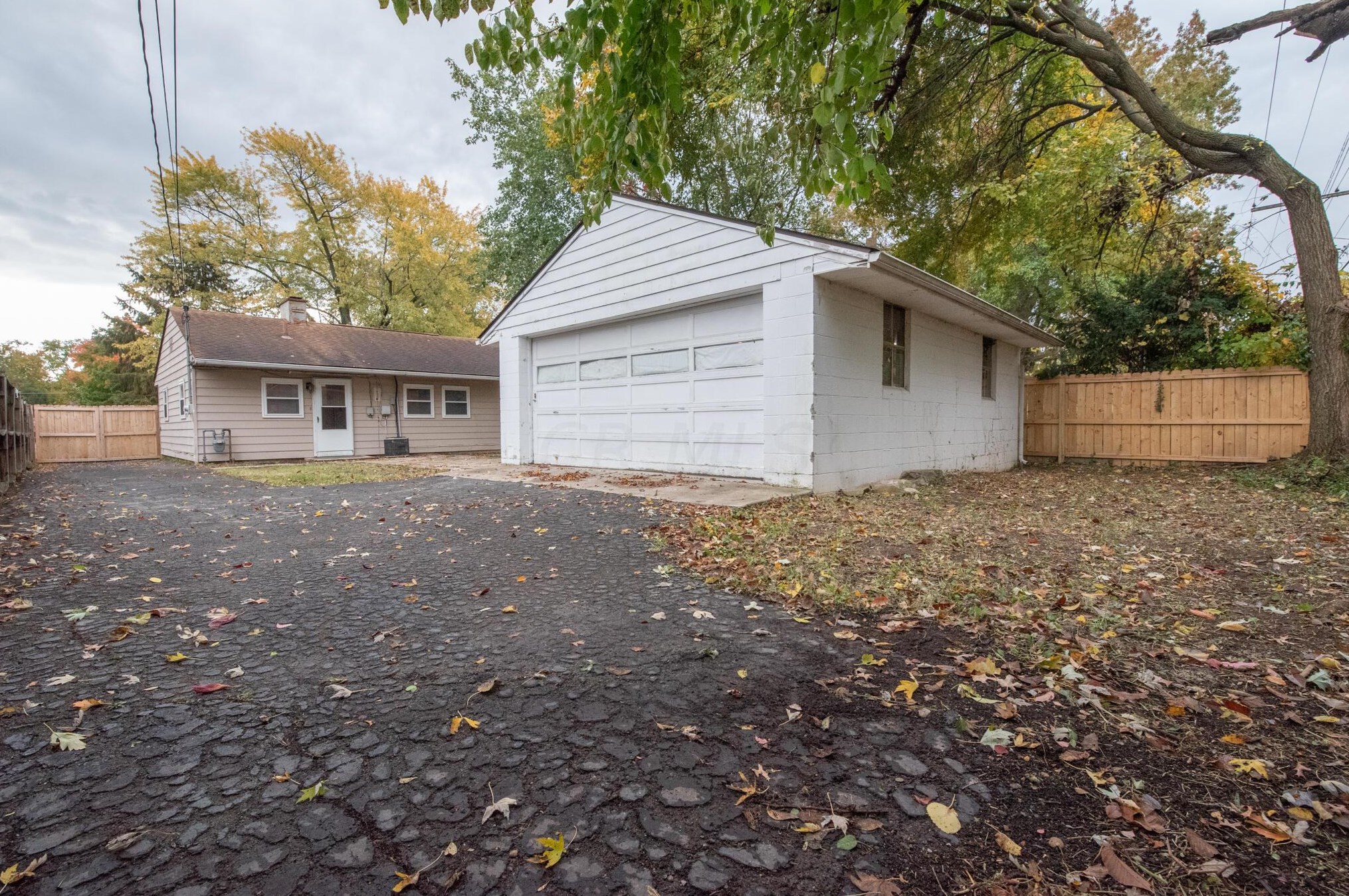 937 Ashburton Rd, Columbus OH 43227-1029 exterior