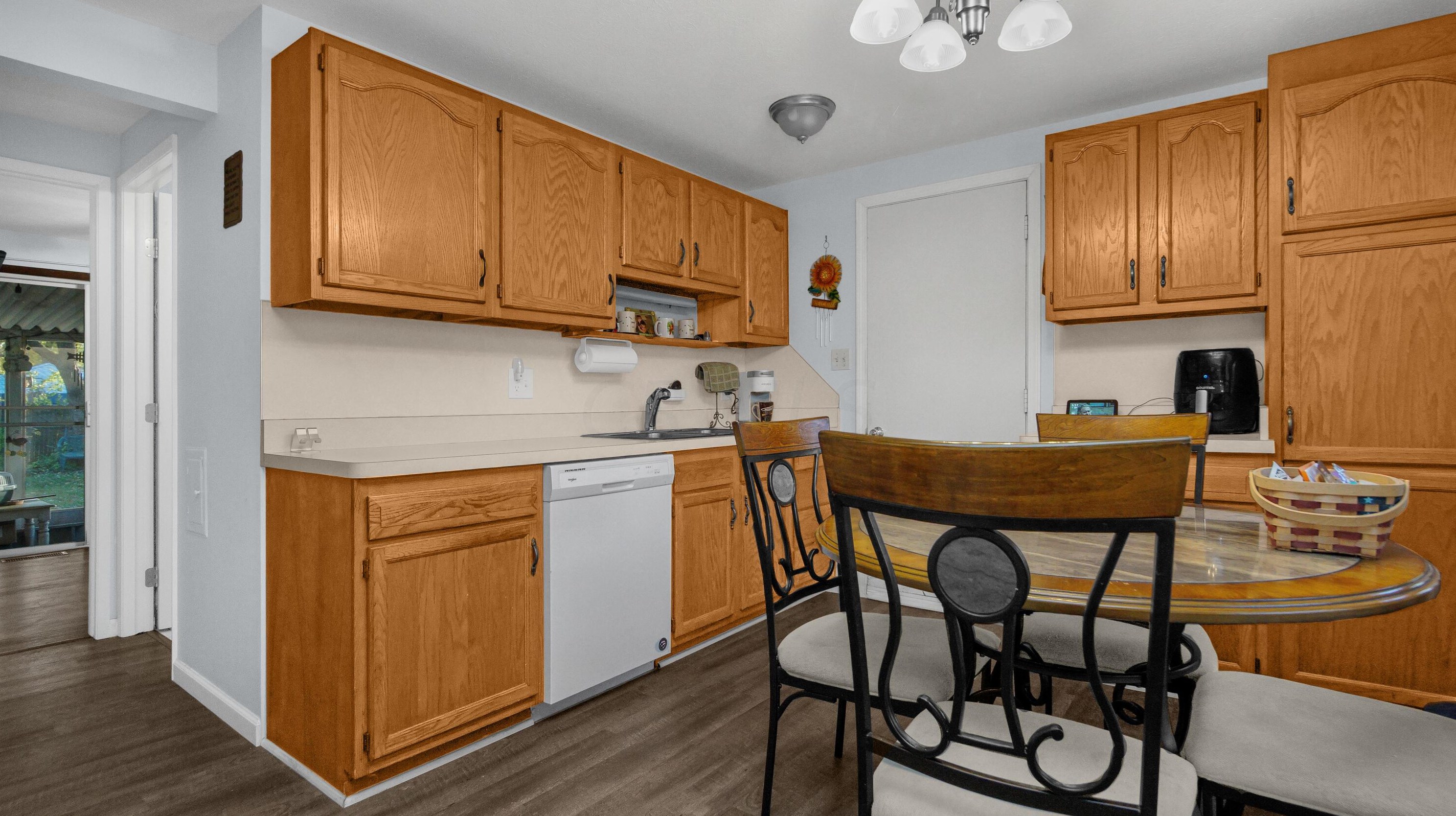 1483 Cranwood Dr, Columbus OH 43229-2153 exterior