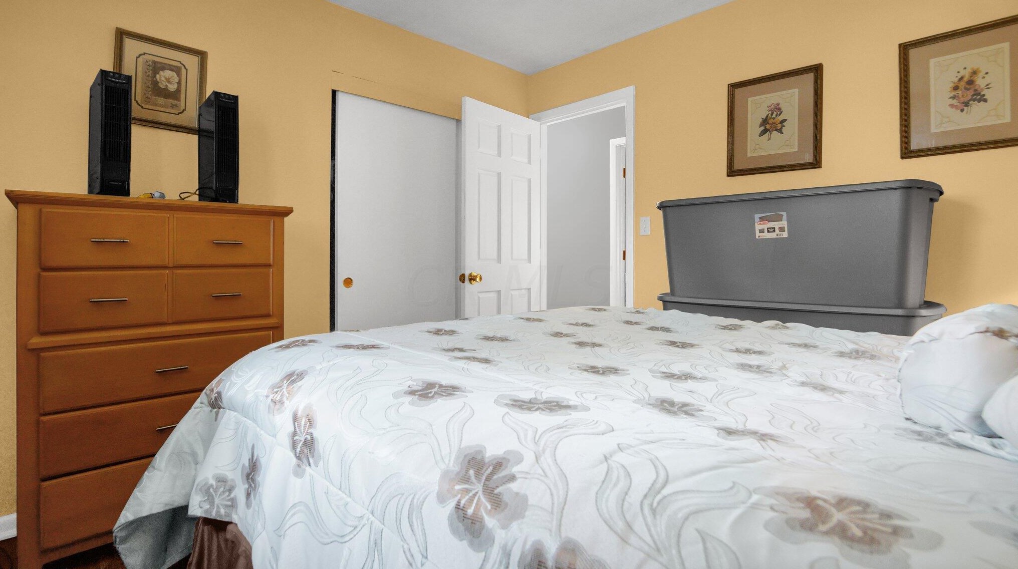 3949 Hillman Rd, Columbus OH 43207-4170 exterior