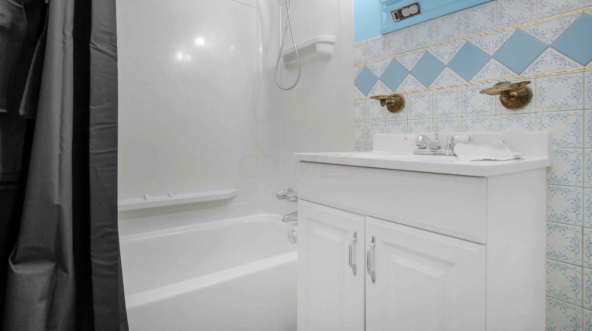 3949 Hillman Rd, Columbus OH 43207-4170 exterior