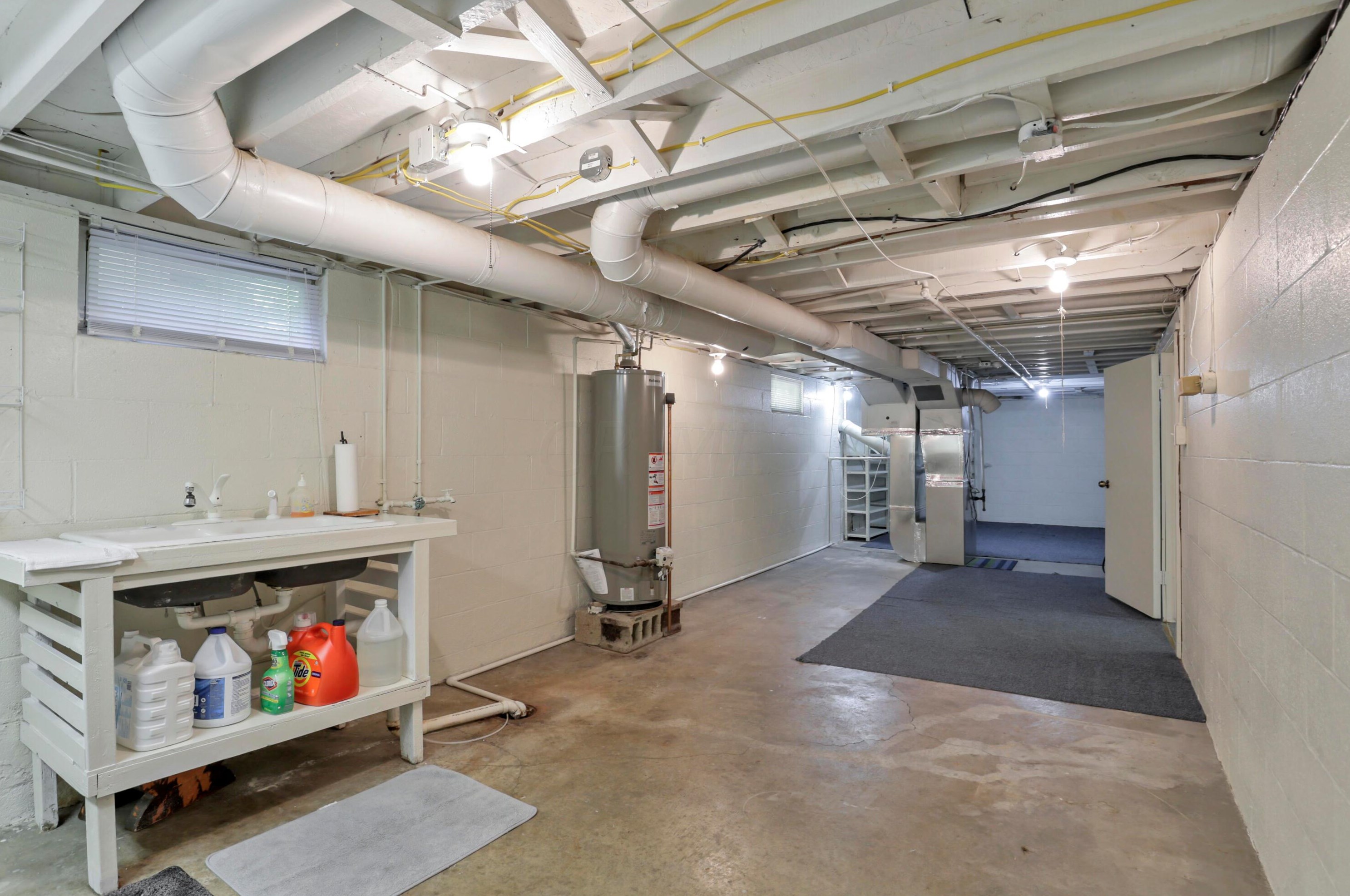 23 Weisheimer Rd, Columbus OH 43214-2145 exterior