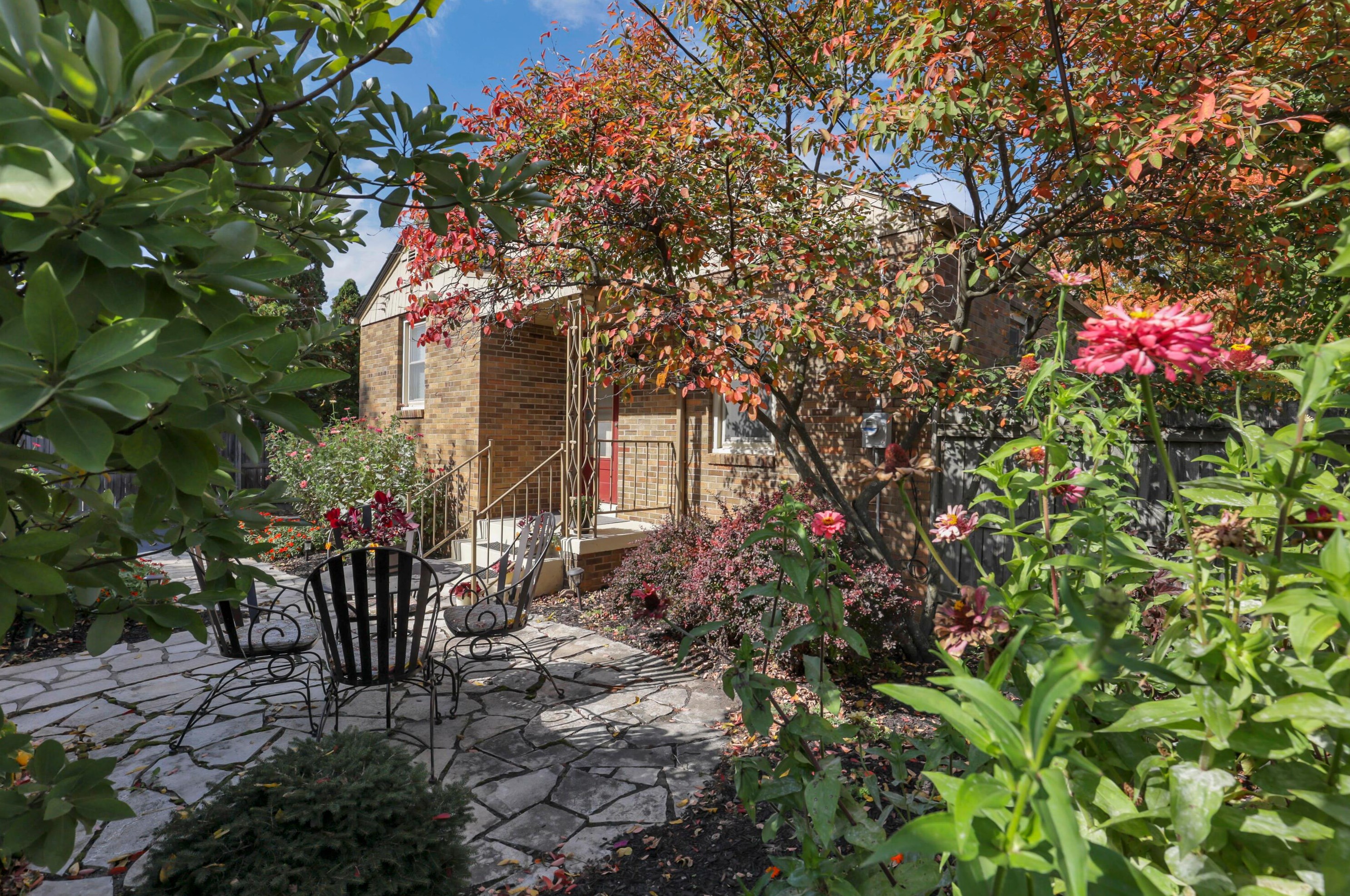 23 Weisheimer Rd, Columbus OH 43214-2145 exterior