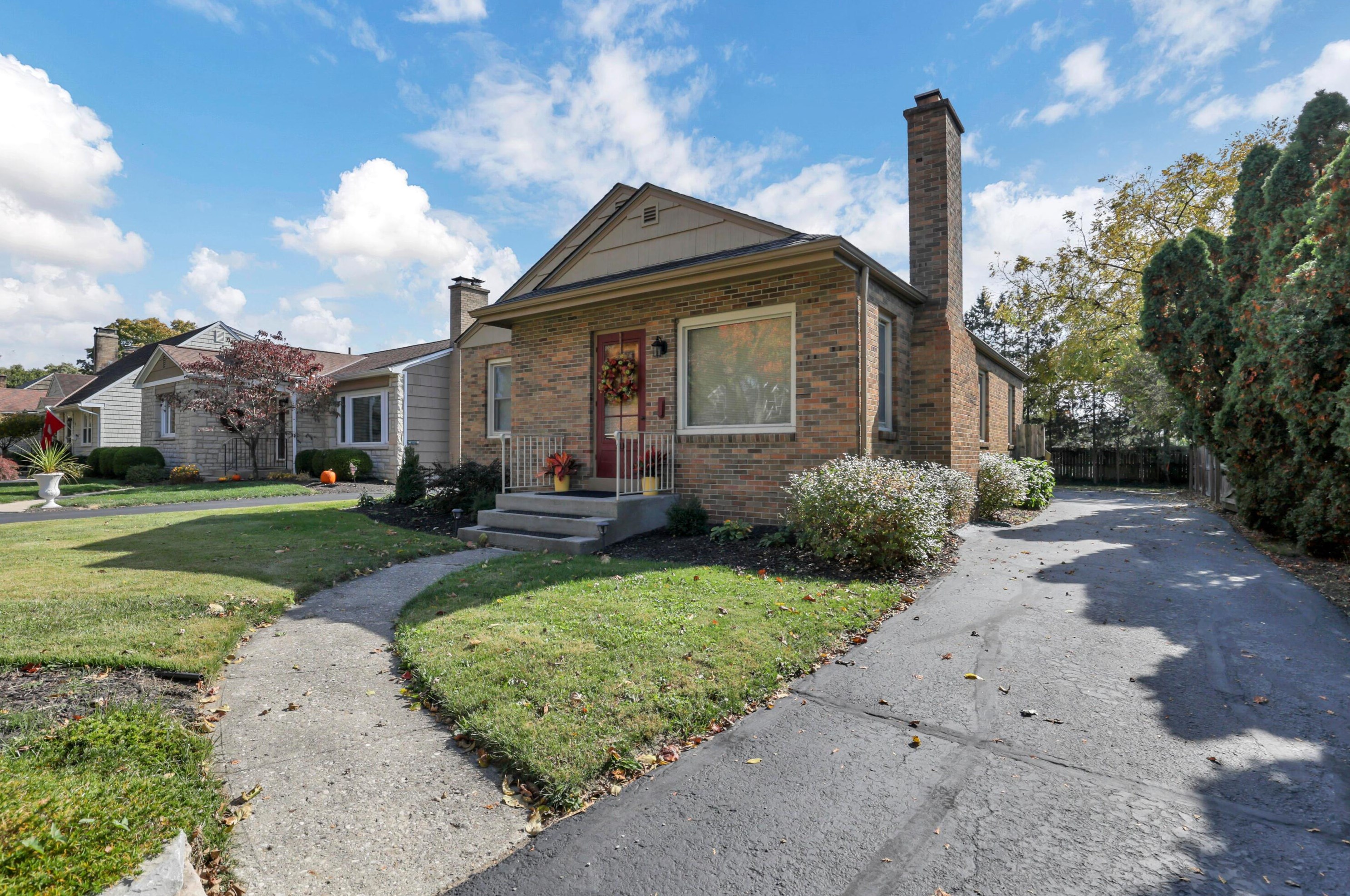 23 Weisheimer Rd, Columbus OH 43214-2145 exterior