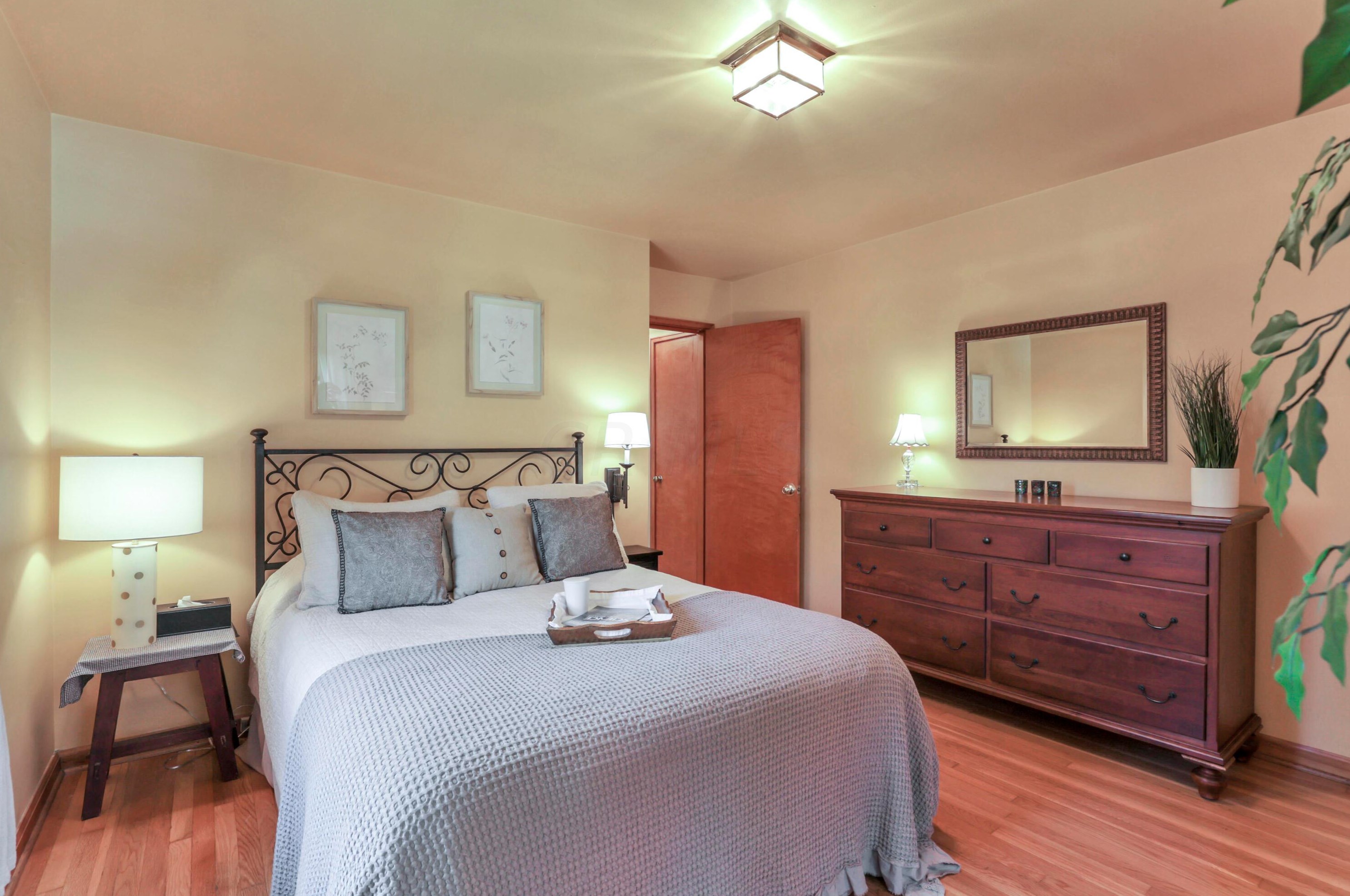 23 Weisheimer Rd, Columbus OH 43214-2145 exterior