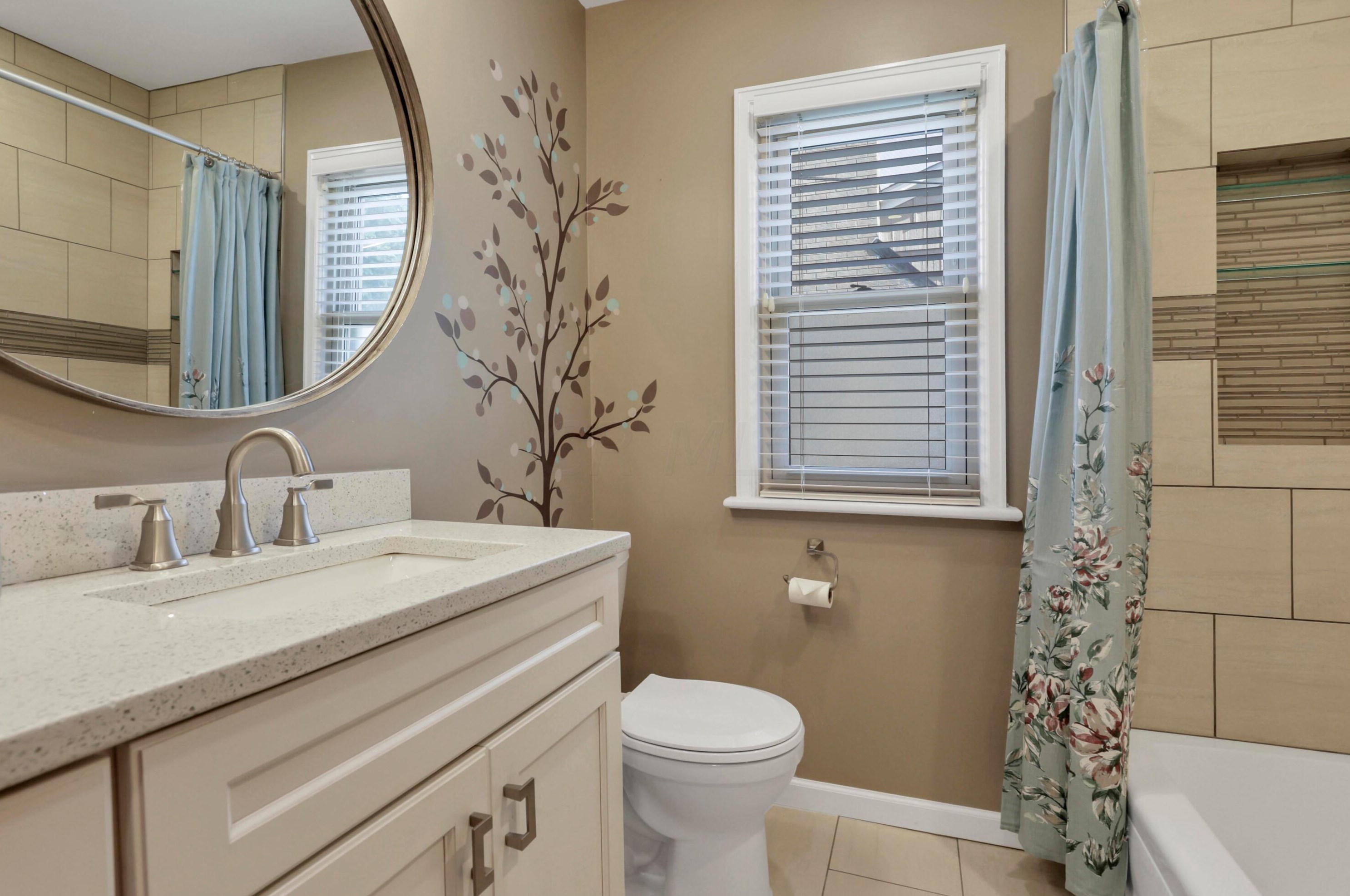 23 Weisheimer Rd, Columbus OH 43214-2145 exterior