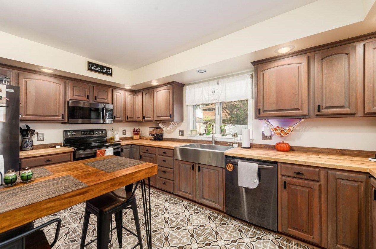 417 Lake St, Lancaster OH 43130-2660 exterior